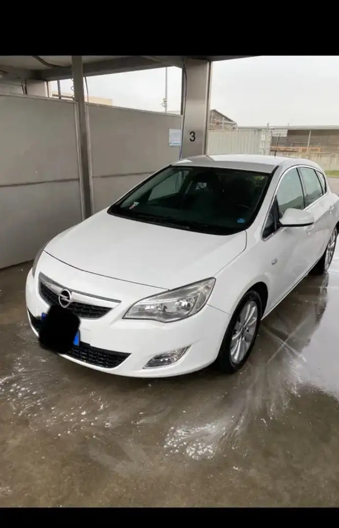 Opel Astra 5p 2.2 dti 16v Elegance - 1