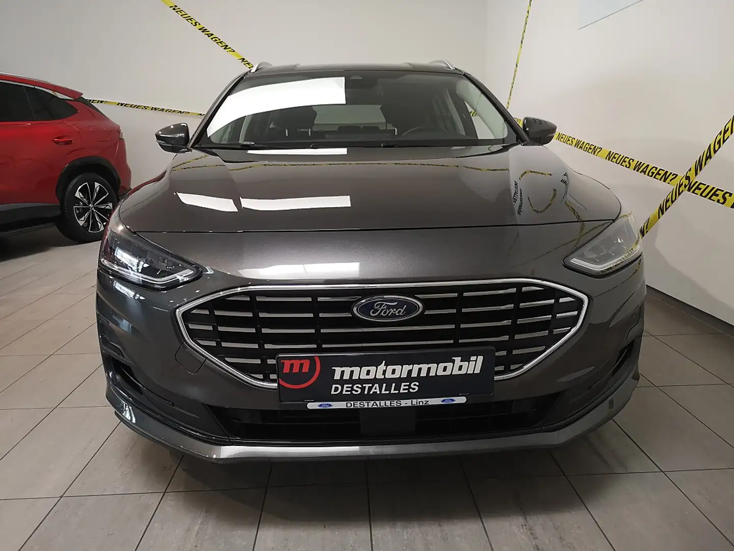 Ford Focus Turnier 1,0 EcoBoost Hybrid Titanium Design Aut... Grau - 2