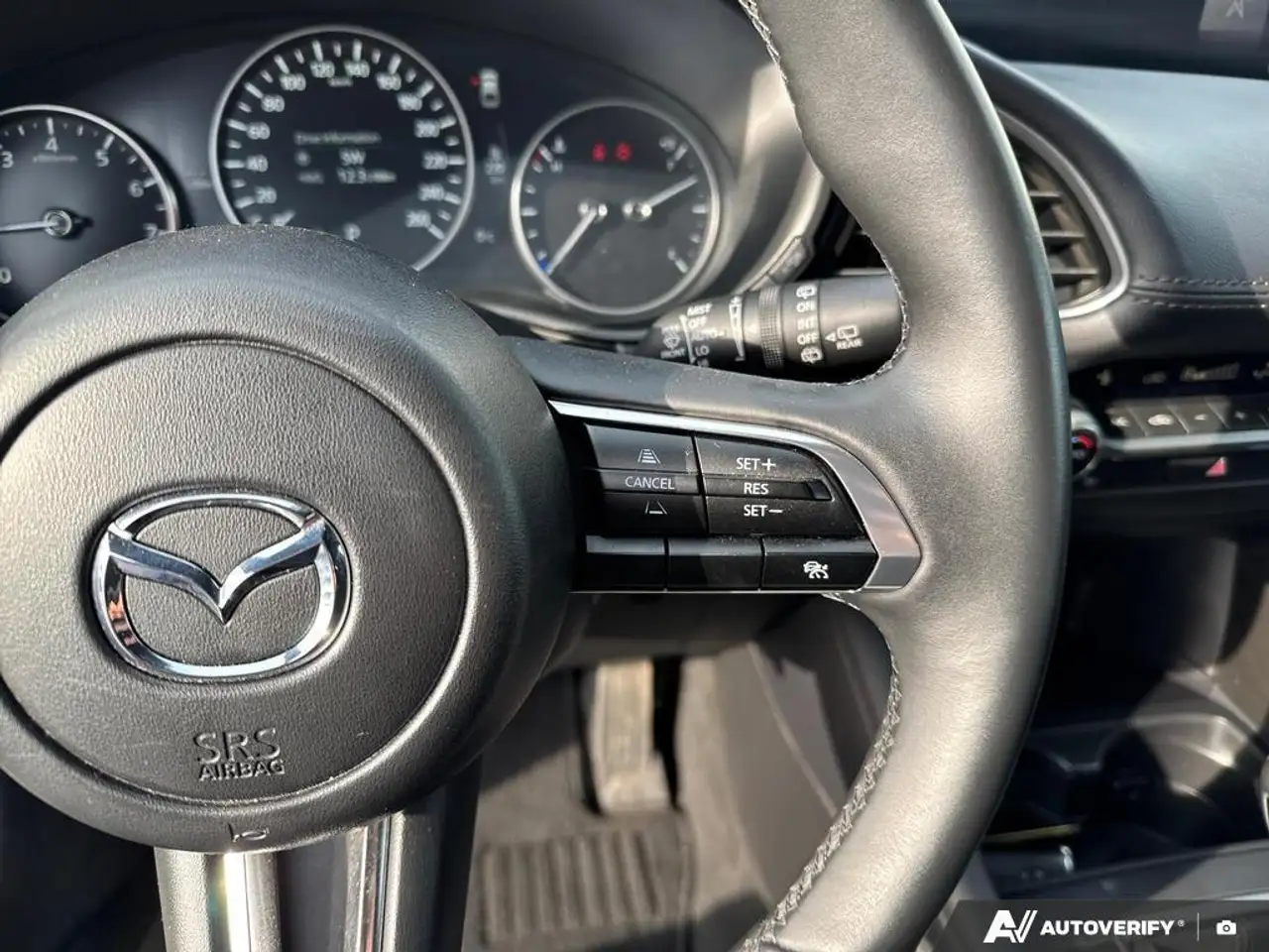 Mazda 3 снимка Mazda 3