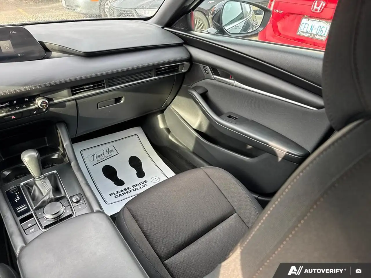 Mazda 3 снимка Mazda 3