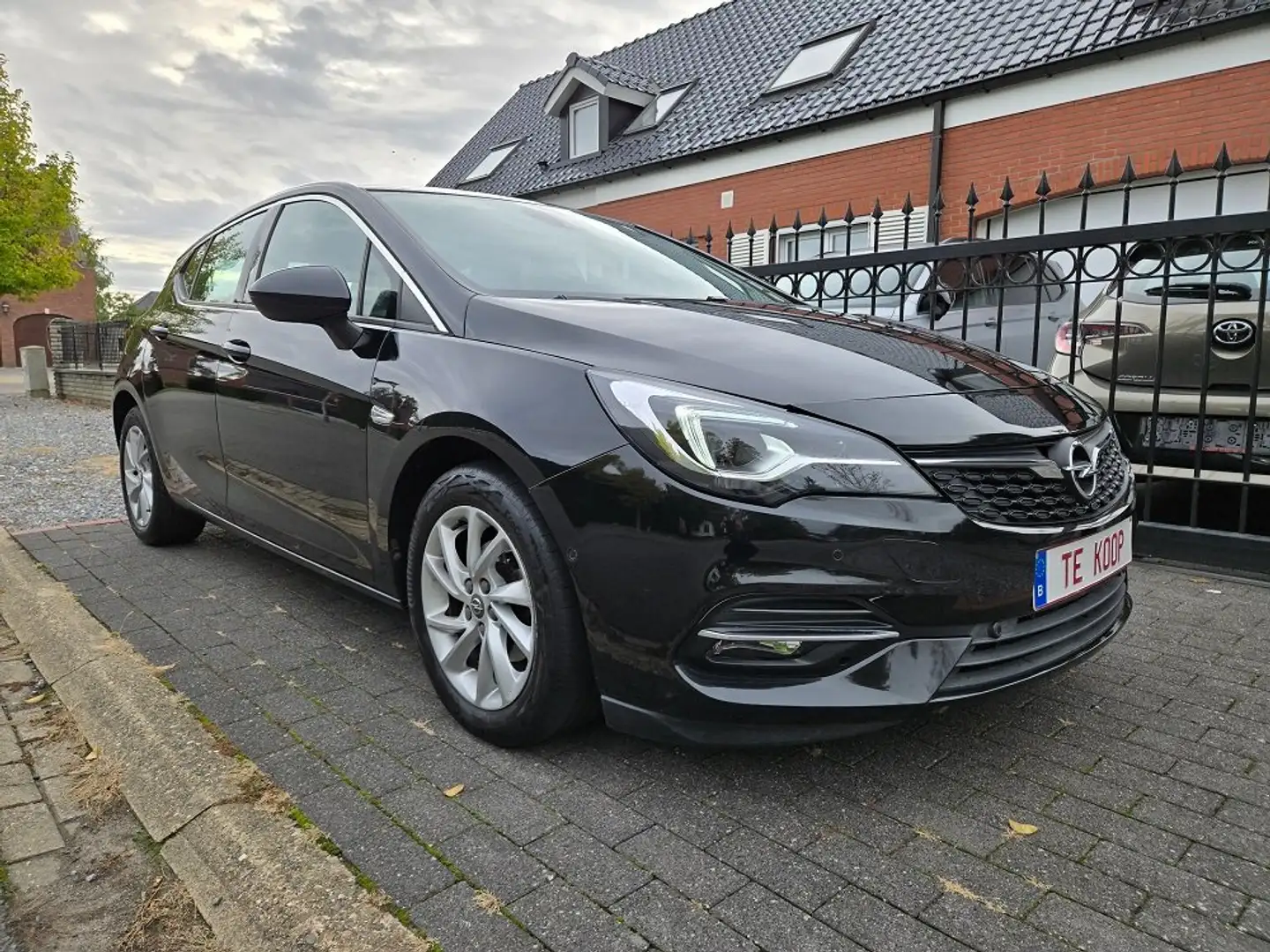 Opel Astra Astra 1.2 Turbo Ultimate S/S Noir - 1