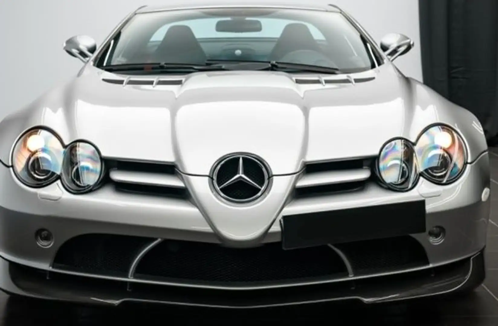 Mercedes-Benz SLR McLaren Gri - 1