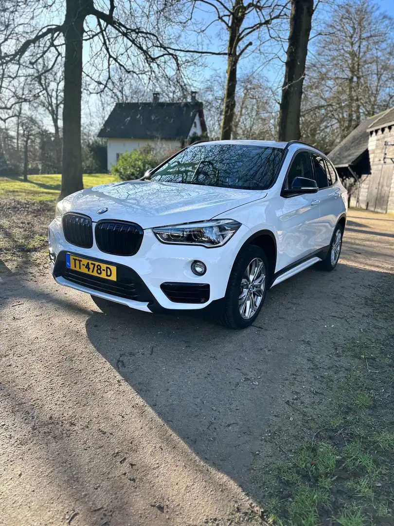 BMW X1 X1 sDrive18i Wit - 1