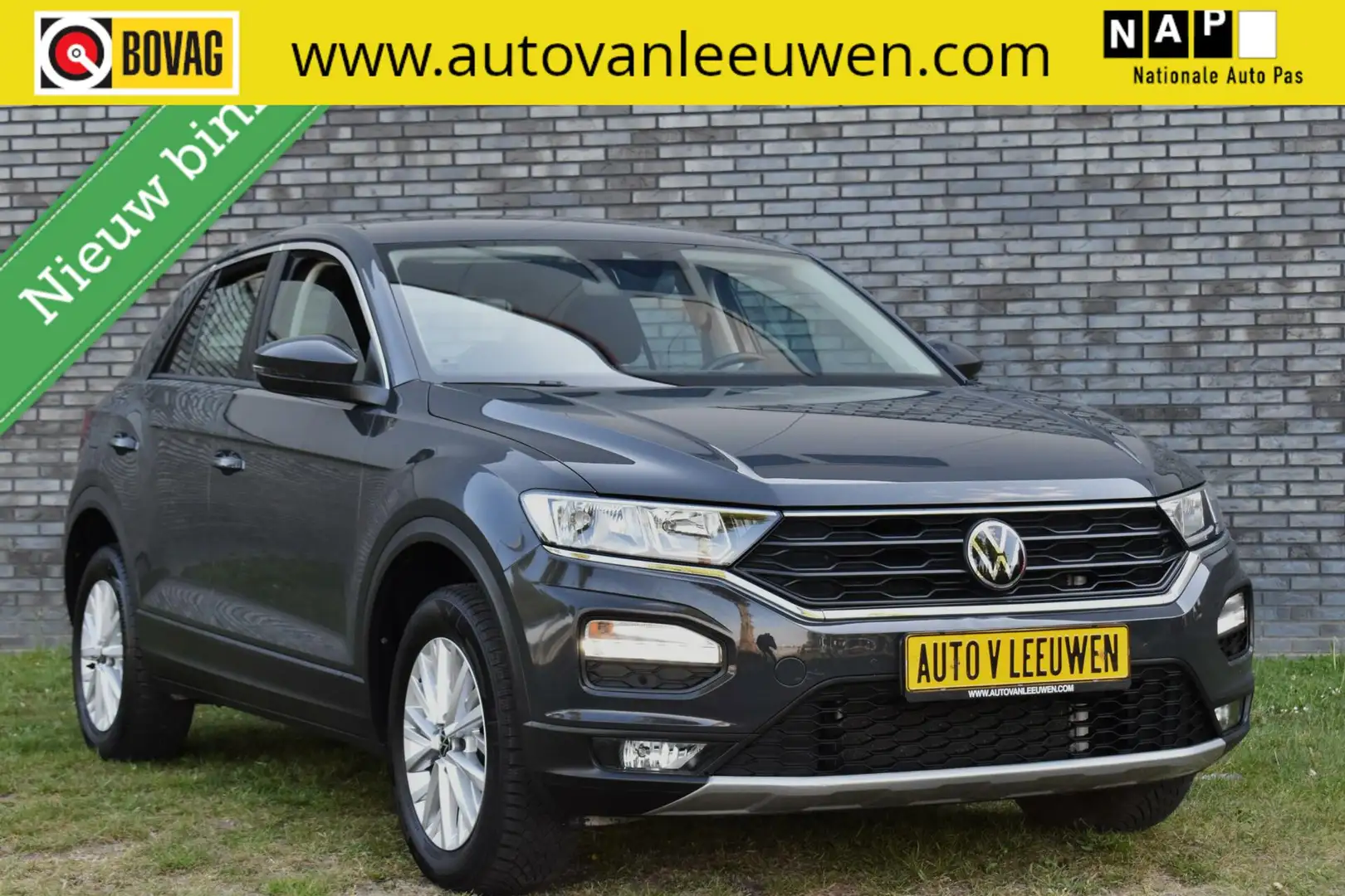 Volkswagen T-Roc 1.5 TSI AUTOMAAT/NAVI & CARPLAY/LED/ACC/CLIMA/ETC. Grijs - 1