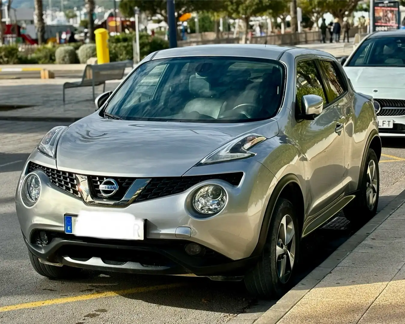 Nissan Juke 1.6 Plateado - 1