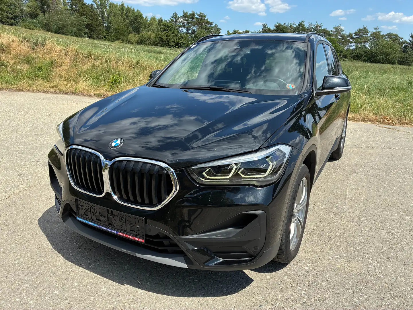 BMW X1 sDrive 20d Schwarz - 1