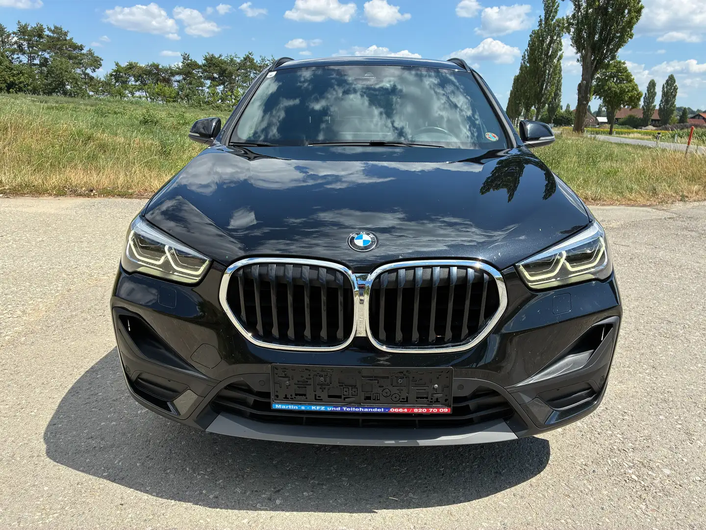 BMW X1 sDrive 20d Schwarz - 2