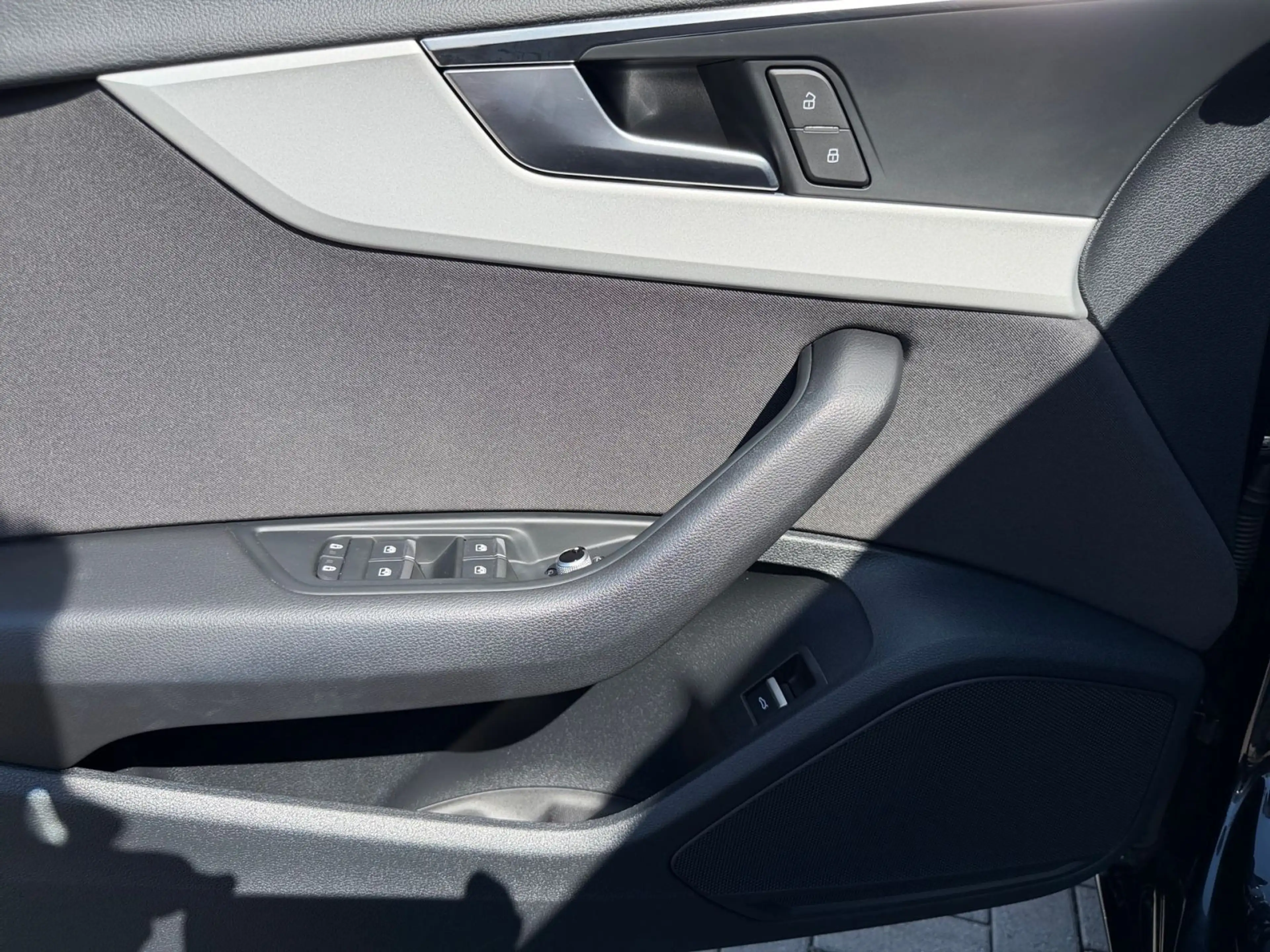 Audi A4 40 TFSI S tronic Navi DAB PDC Tempomat — photo 9