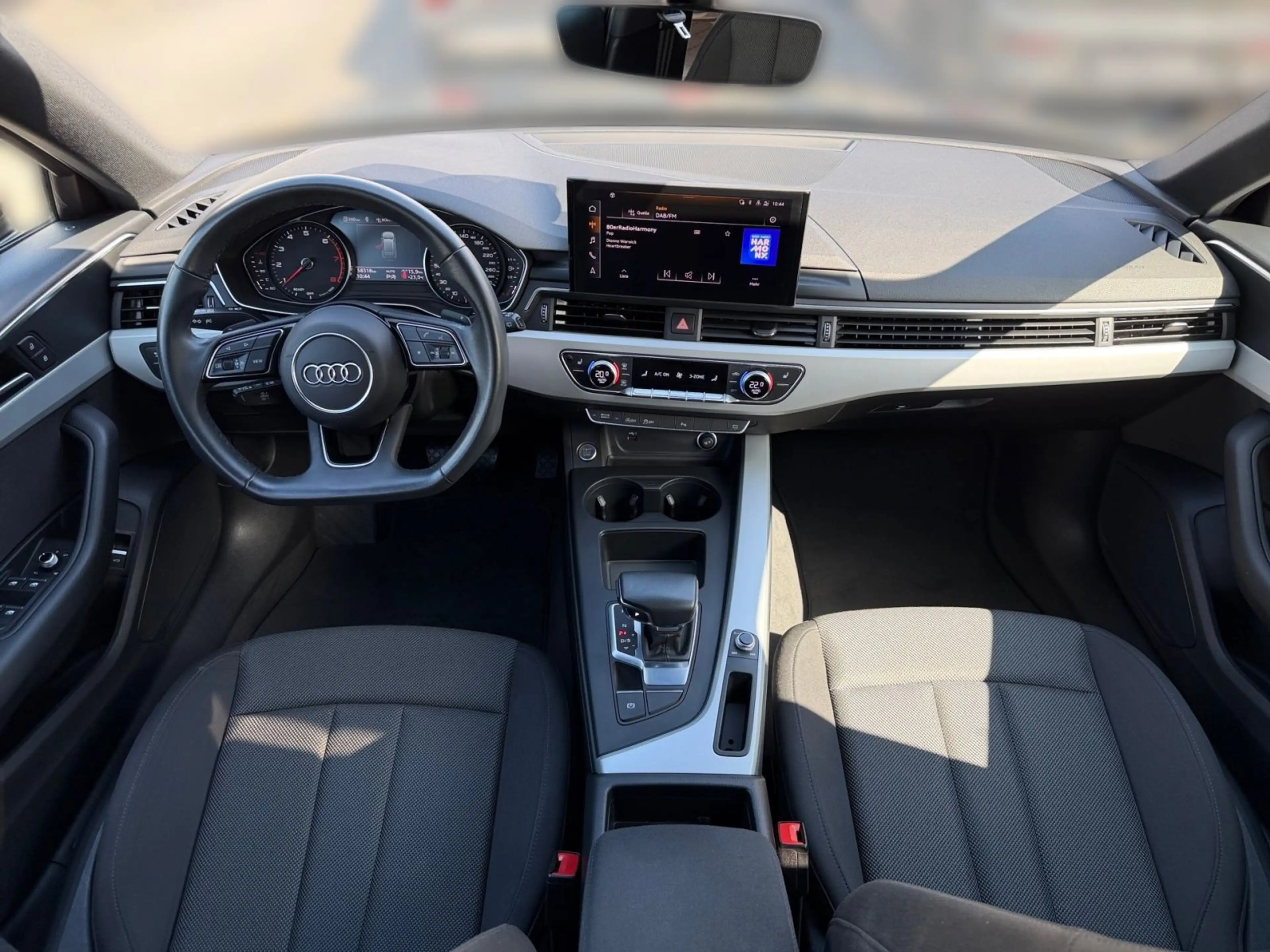 Audi A4 40 TFSI S tronic Navi DAB PDC Tempomat — photo 12