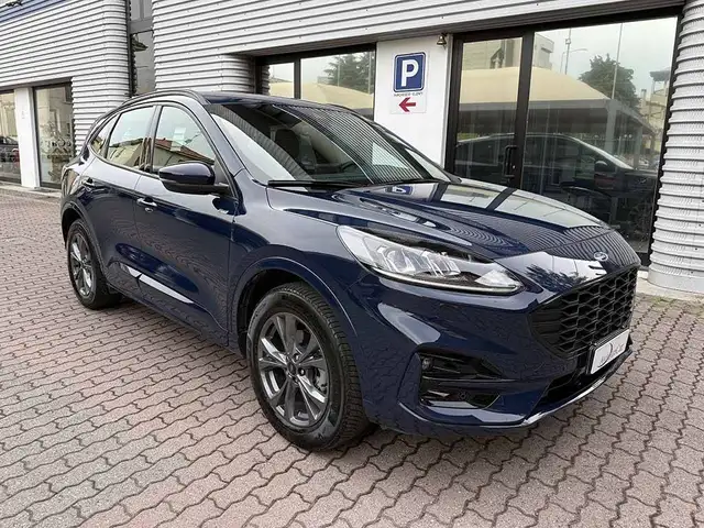 Ford Kuga view 3