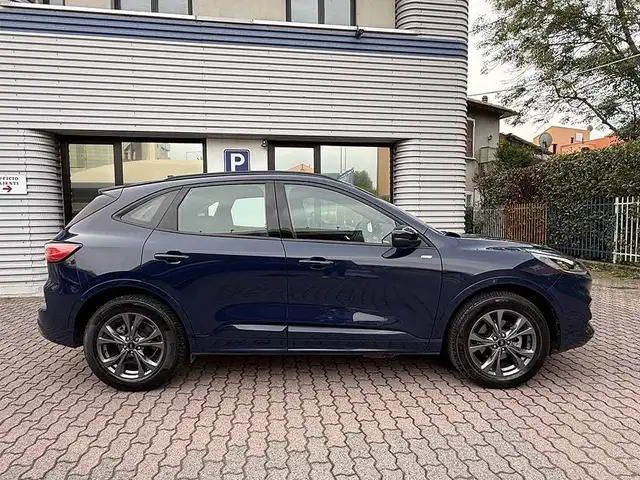 Ford Kuga view 4