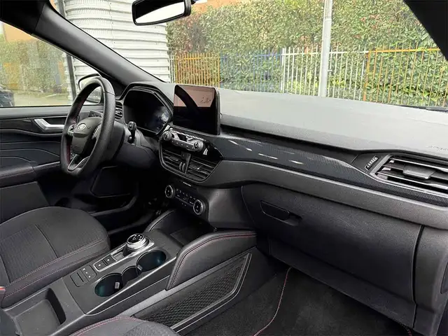 Ford Kuga view 25