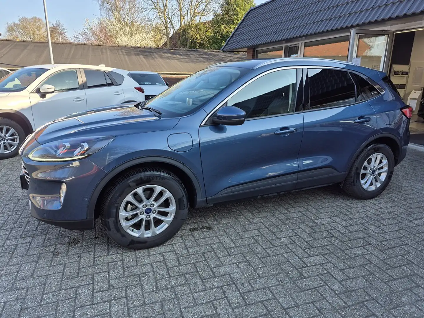 Ford Kuga 2.5L Plugin Hybrid Titanium X, AHK, Head Up Plug-I Blau - 2
