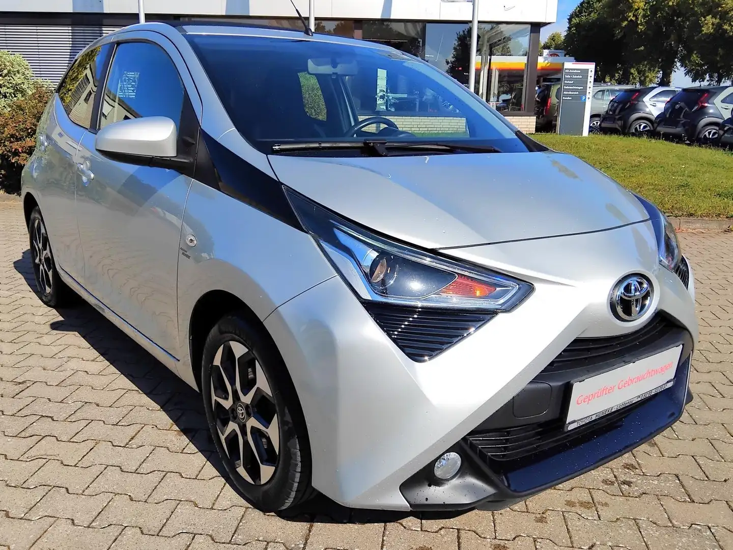 Toyota Aygo x-sky Panorama-Faltdach Grau - 2