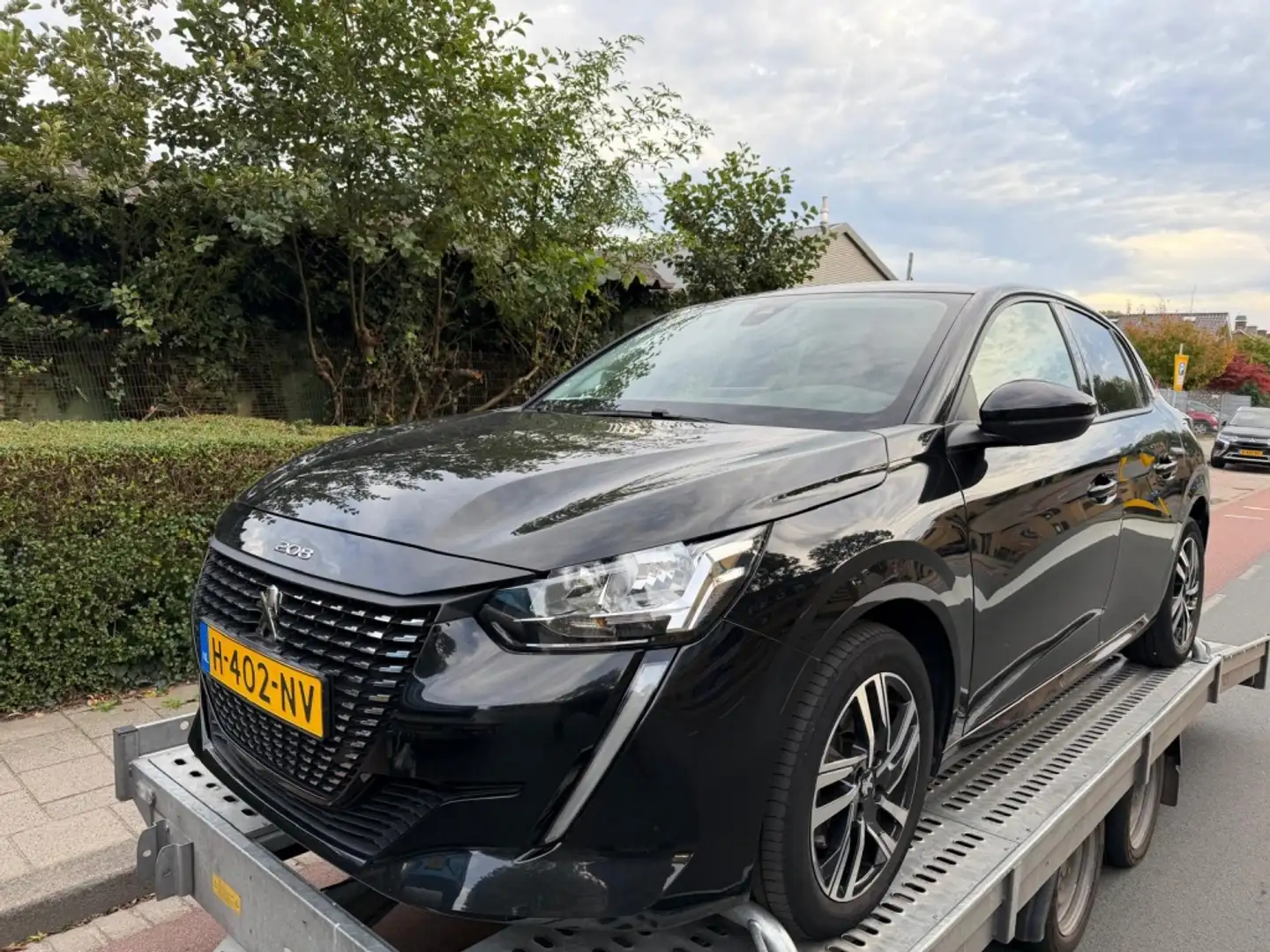 Peugeot 208 1.2 PT BL Allure Noir - 1