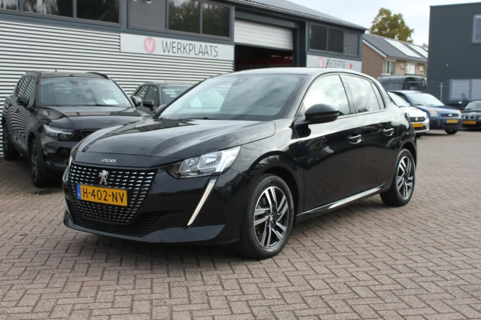 Peugeot 208 1.2 PT BL Allure, navi, apple carplay/andriod, Noir - 1