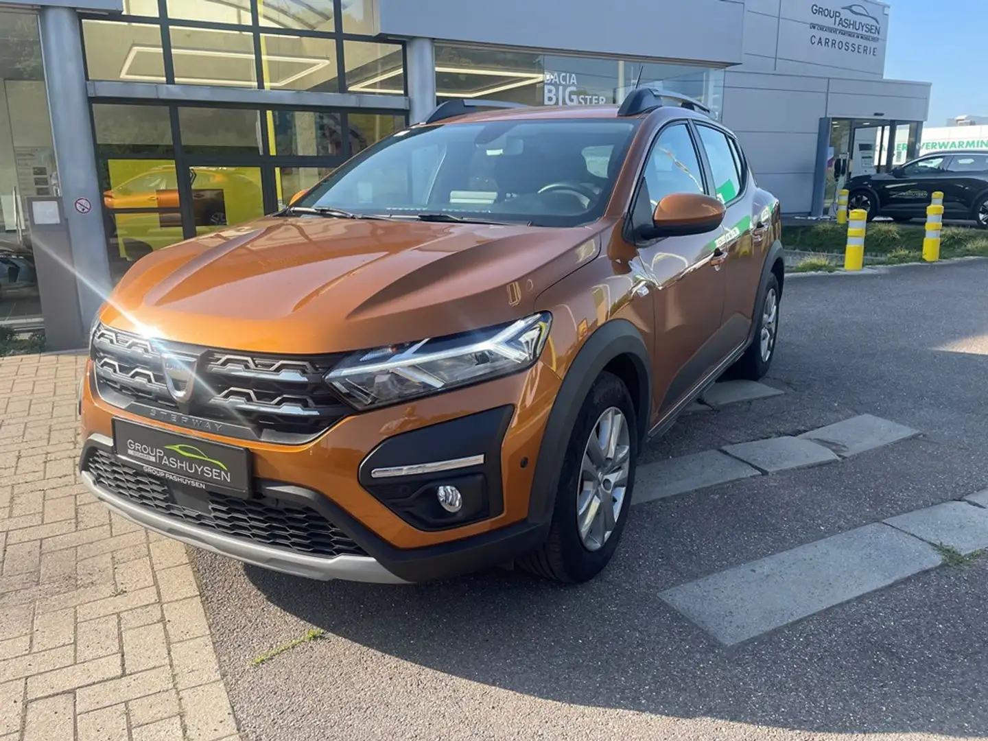 Dacia Sandero Stepway Comfort 1.0TCe 91PK Orange - 1