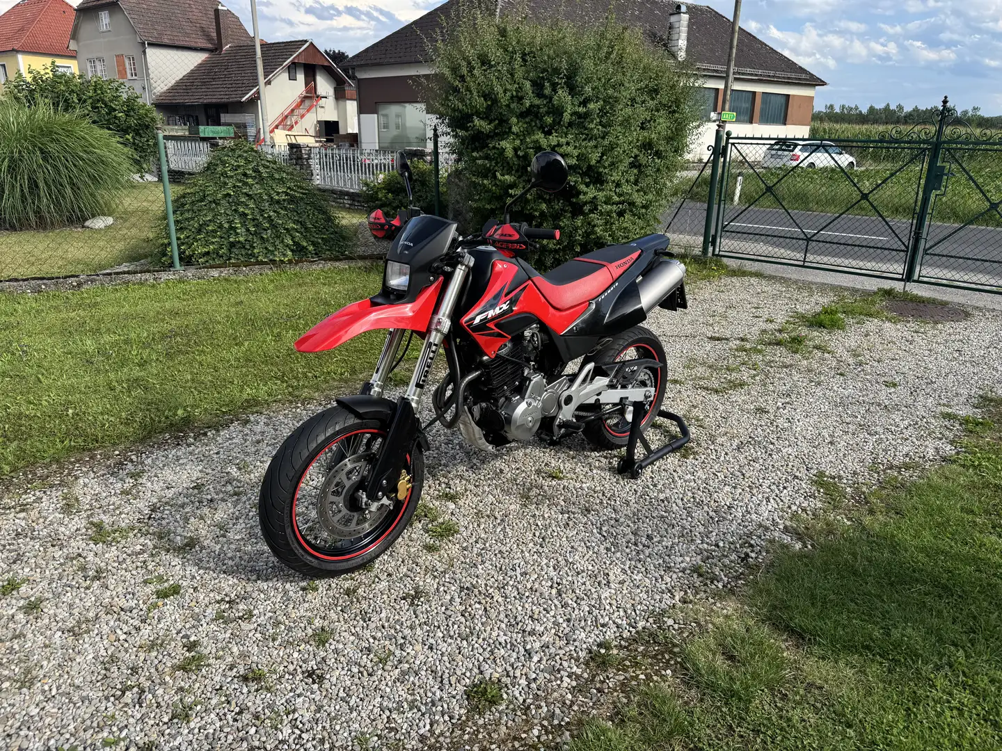 Honda FMX 650 Rouge - 1
