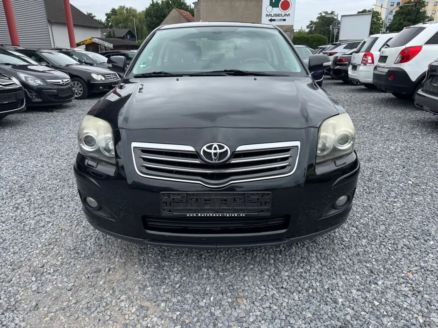 Toyota Avensis 2.2 D-CATLiftback / Executive Black - 2