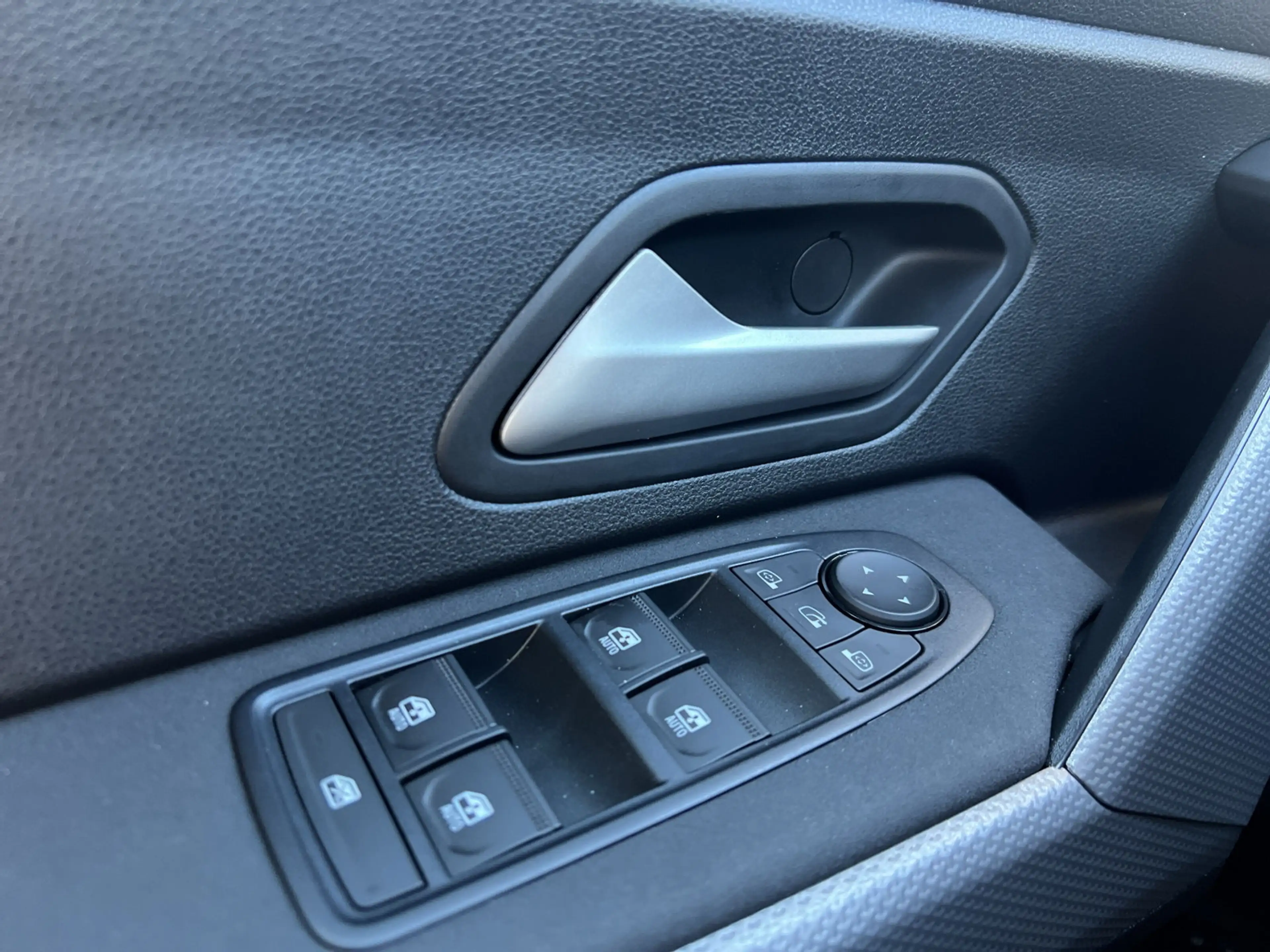 Dacia Duster TCe 140 Journey SHZ+MV-Kamera+LED — photo 13