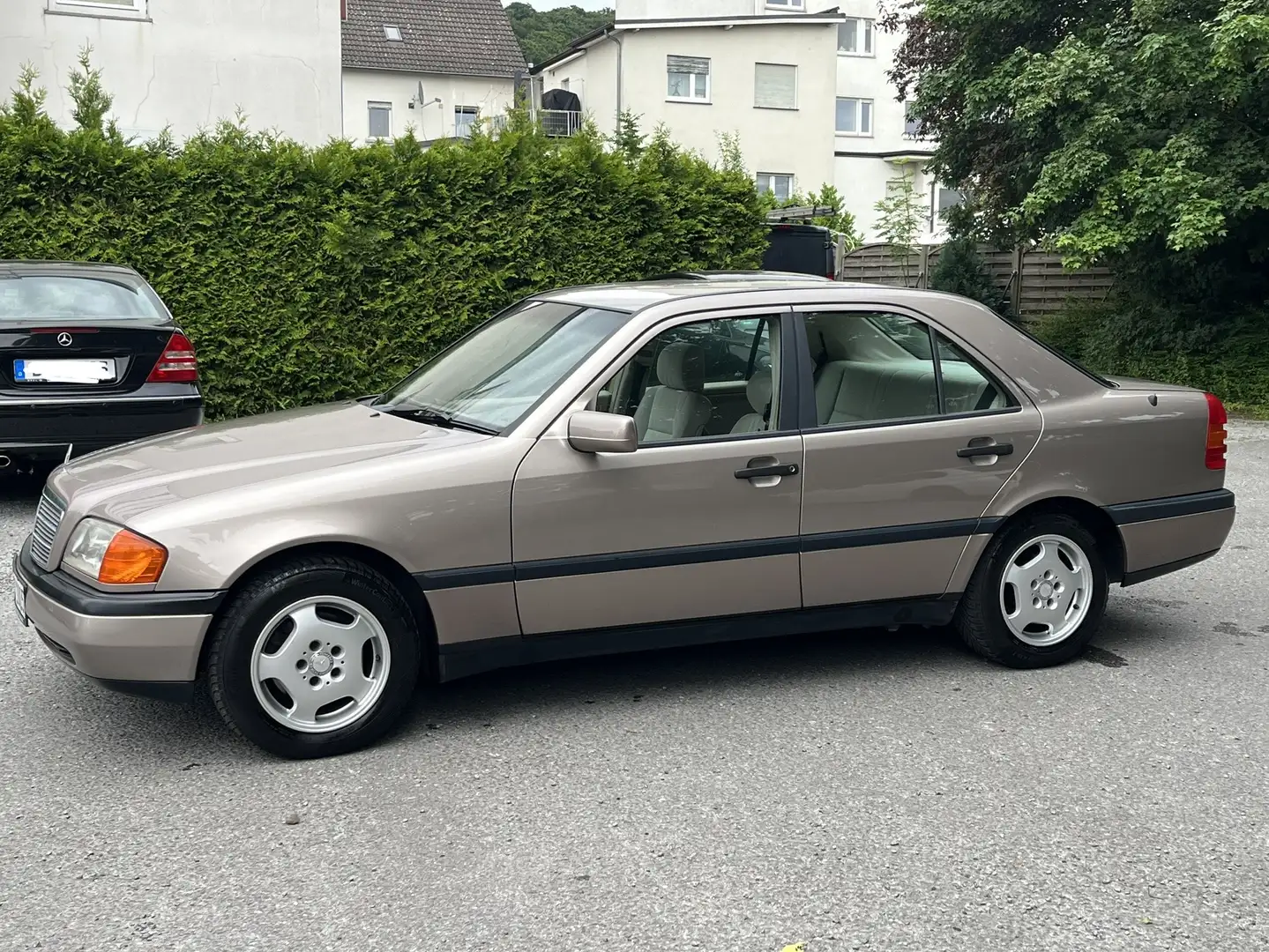 Mercedes-Benz C 180 W202 OLDTIMER AUTOMATIK AHK SERVO TÜV NEU Braun - 2