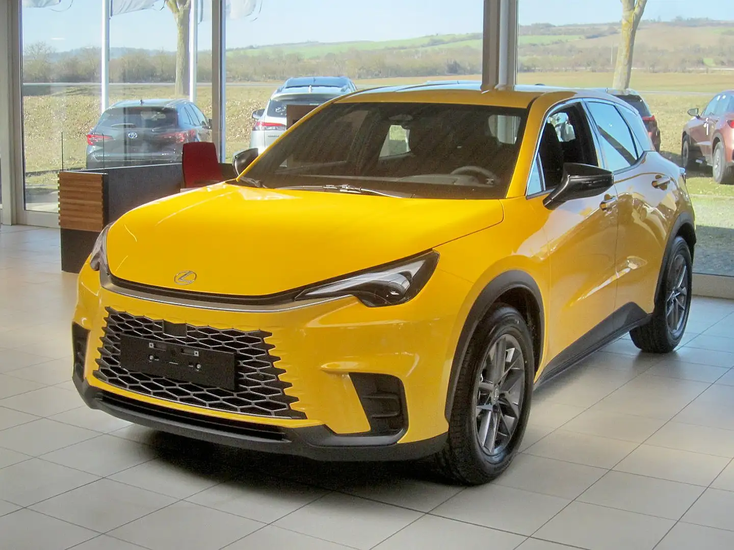 Lexus LBX 1.5 Komfort-Paket SpurH LED KeyLess KlimaA Yellow - 2