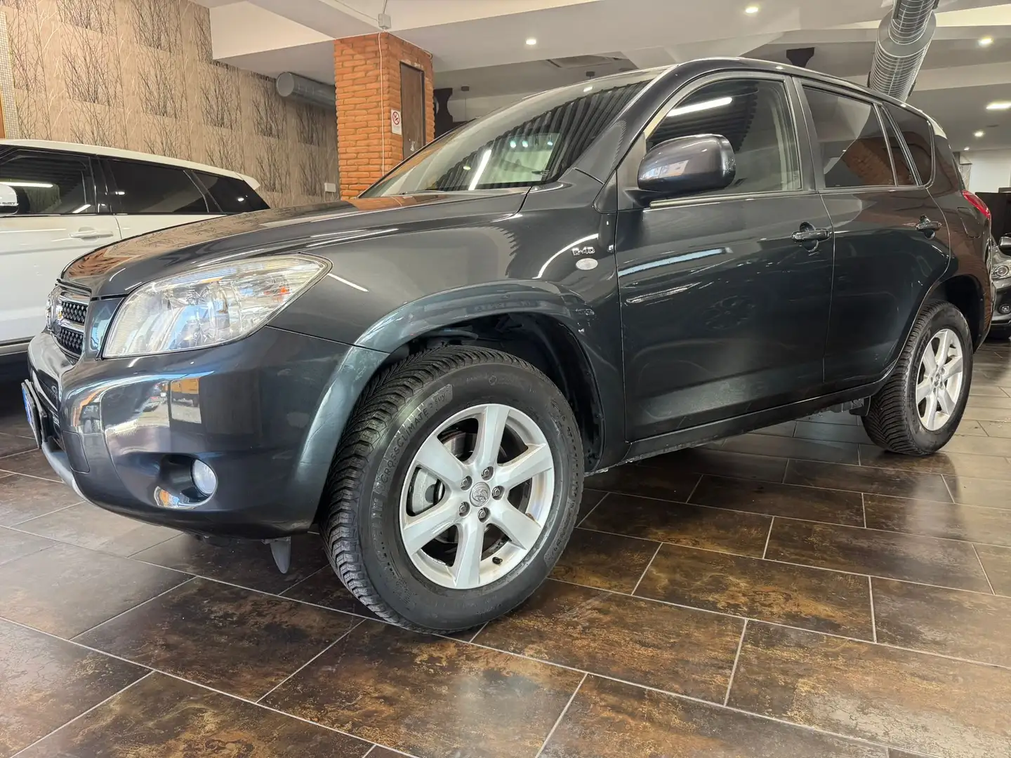 Toyota RAV 4 Crossover RAV4 2.2 d-4d Sol 136cv dpf Gris - 1