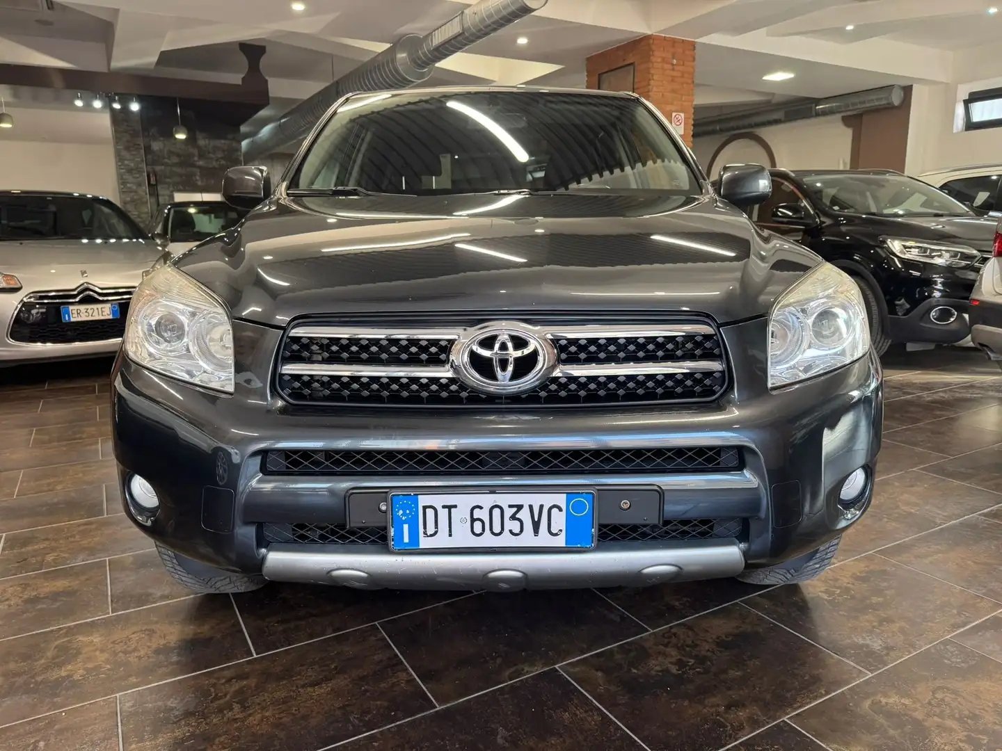 Toyota RAV 4 Crossover RAV4 2.2 d-4d Sol 136cv dpf Gris - 2