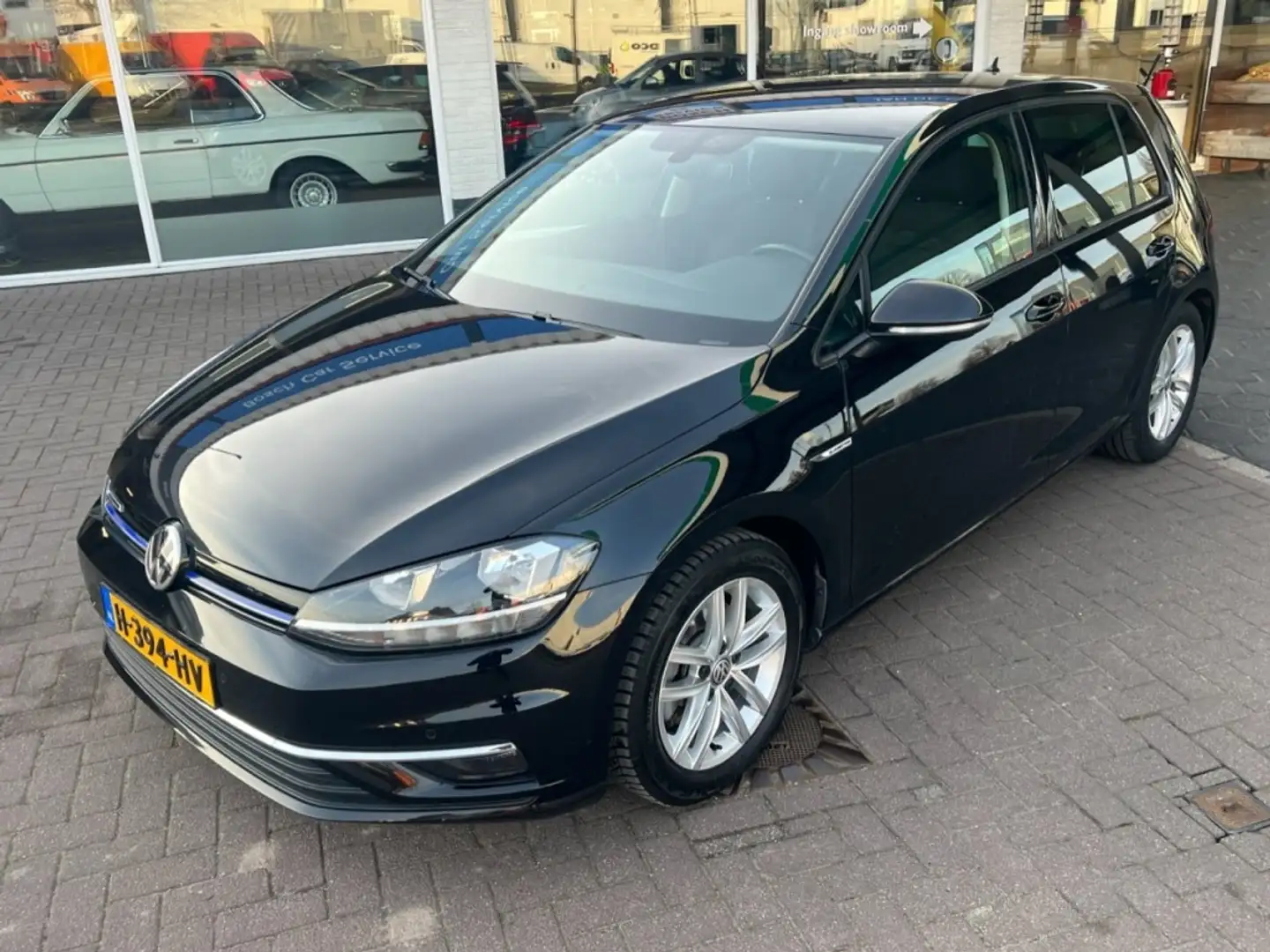 Volkswagen Golf 1.5 TSI 130pk 5drs Comfortline Bussines Trekhaak # Zwart - 2