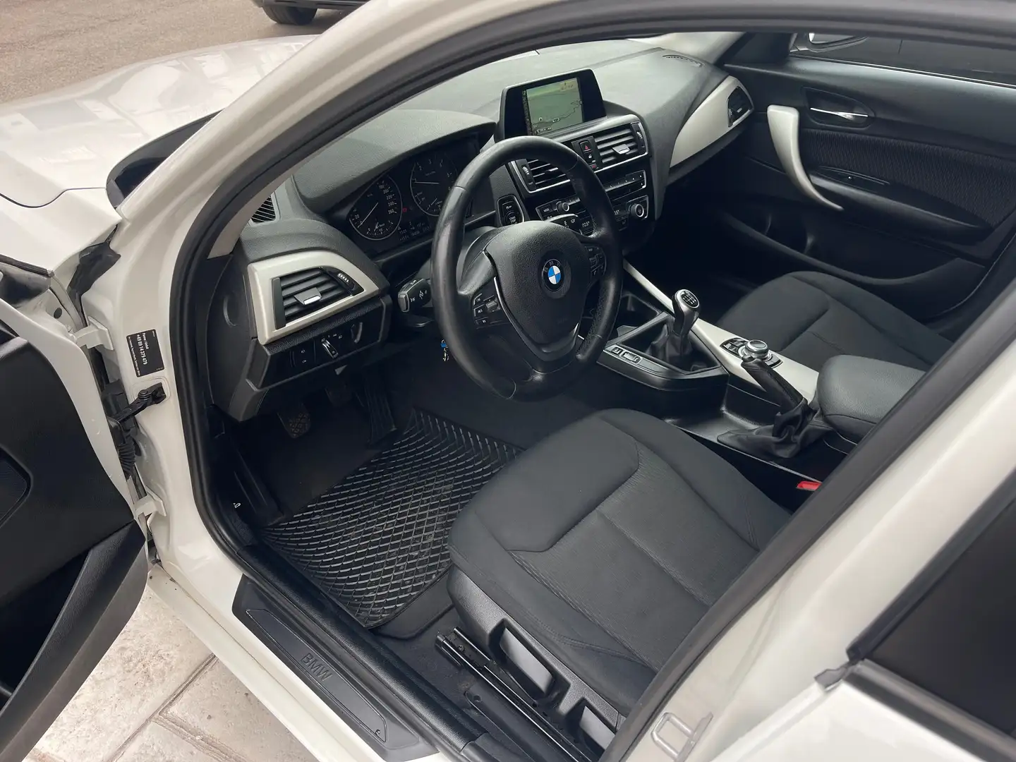 BMW 118 118d Sport 5p auto Bianco - 2