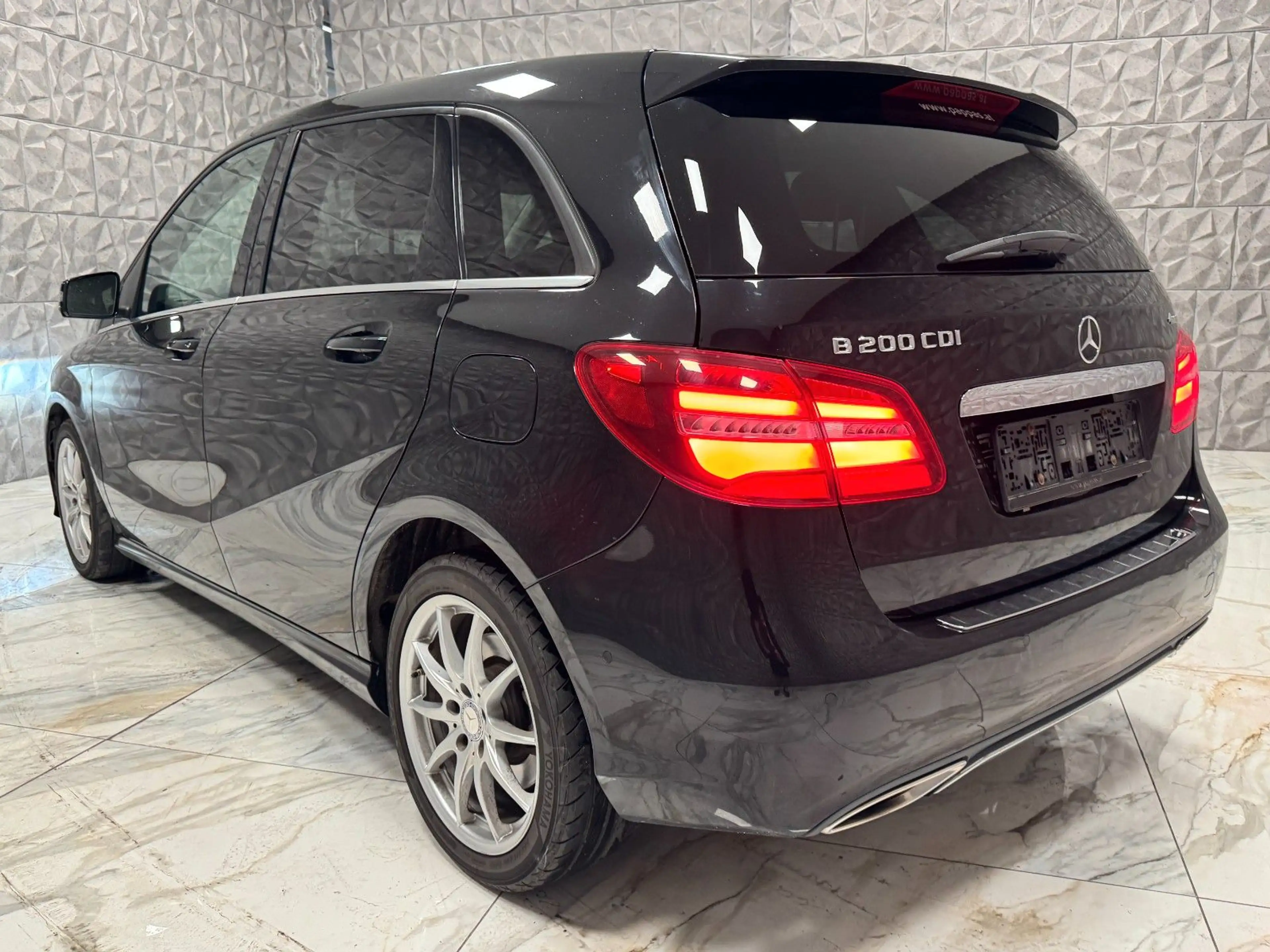 Mercedes-Benz B 200 CDI d 4Matic AMG-Line — photo 6