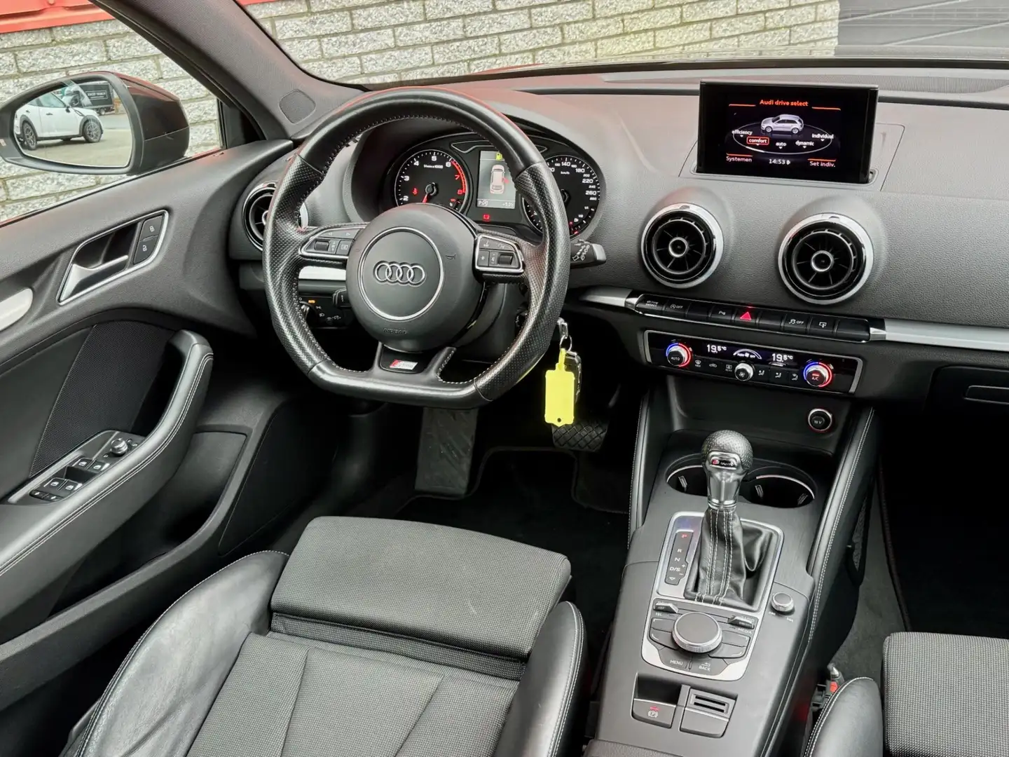 Audi A3 Sportback 1.4 TFSI S-Line Cruise Navi 19" RS PDC L Zwart - 2