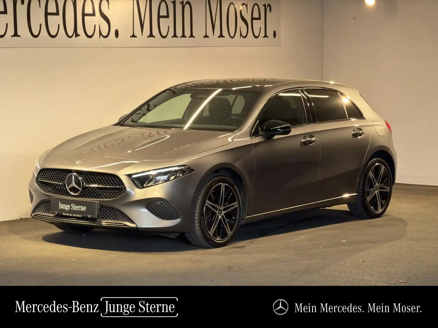 Mercedes-Benz A 220 4MATIC Kompaktlimousine Grau - 1