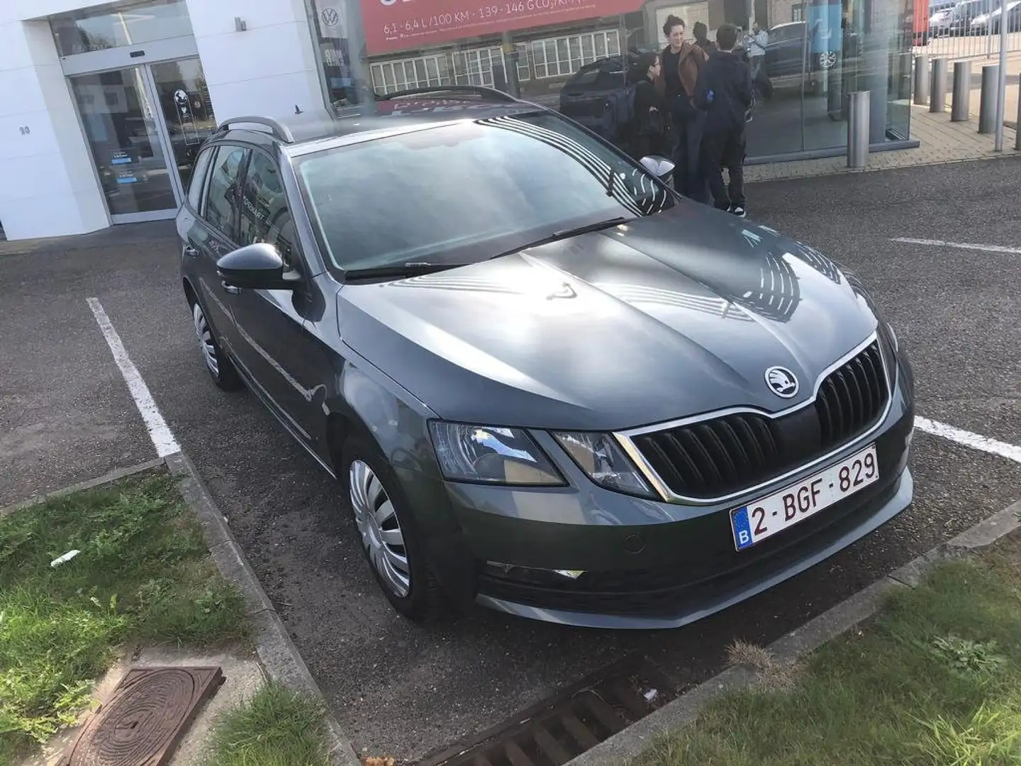Skoda Octavia Octavia Combi 1.6 TDI(Export) inclusief btw Grijs - 2