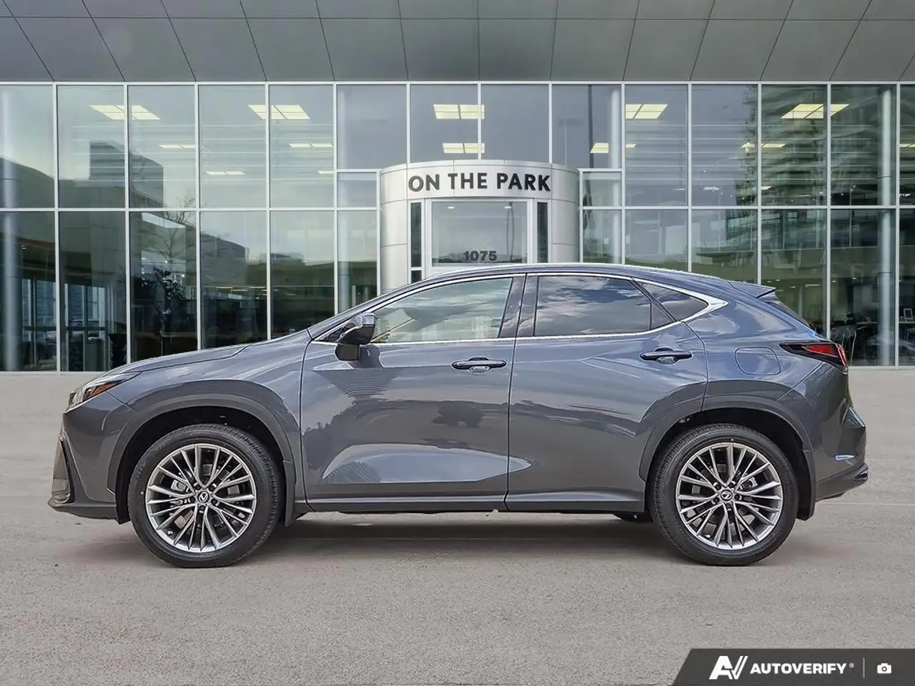 Lexus NX снимка Lexus NX