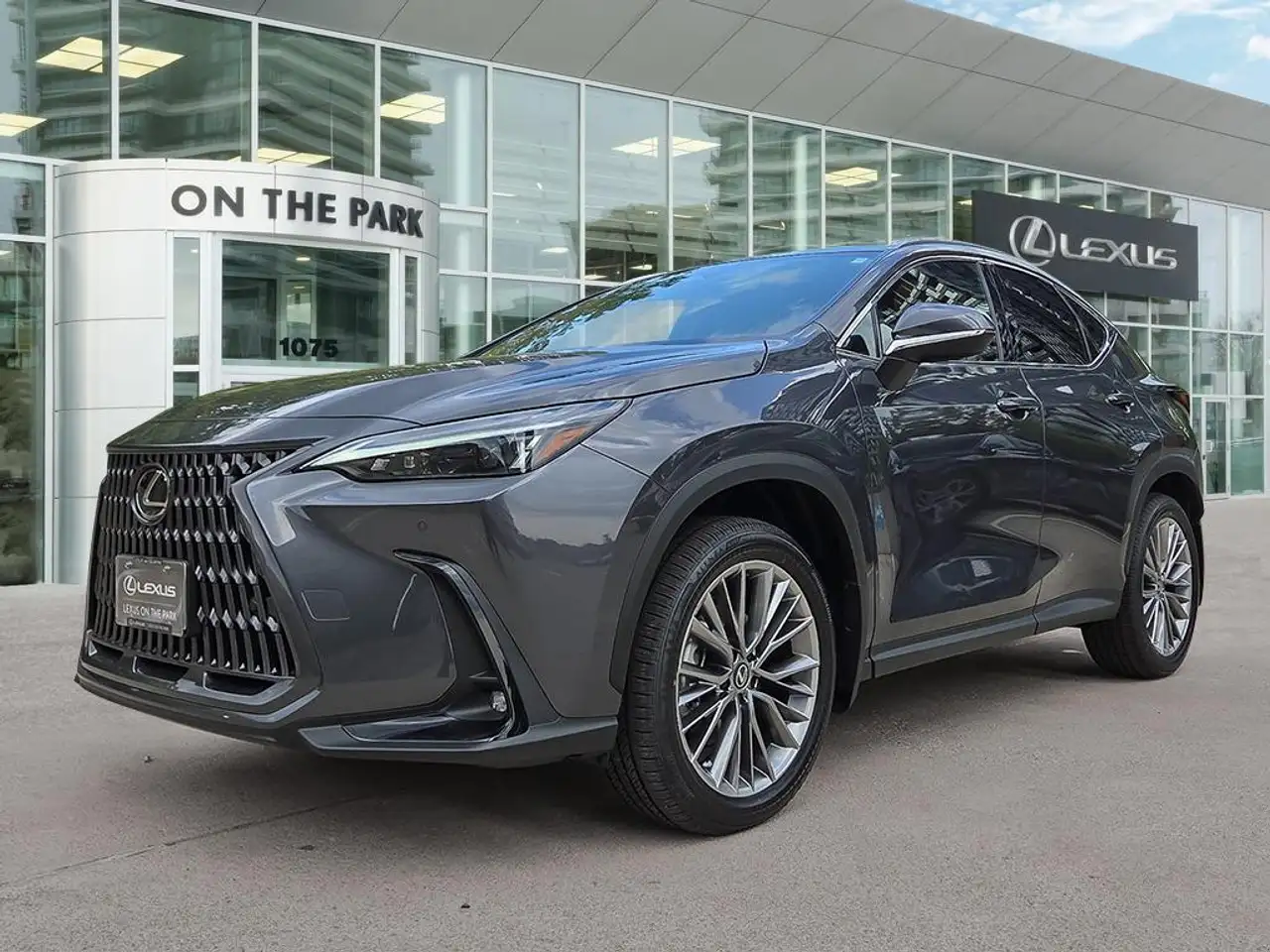 Lexus NX снимка Lexus NX