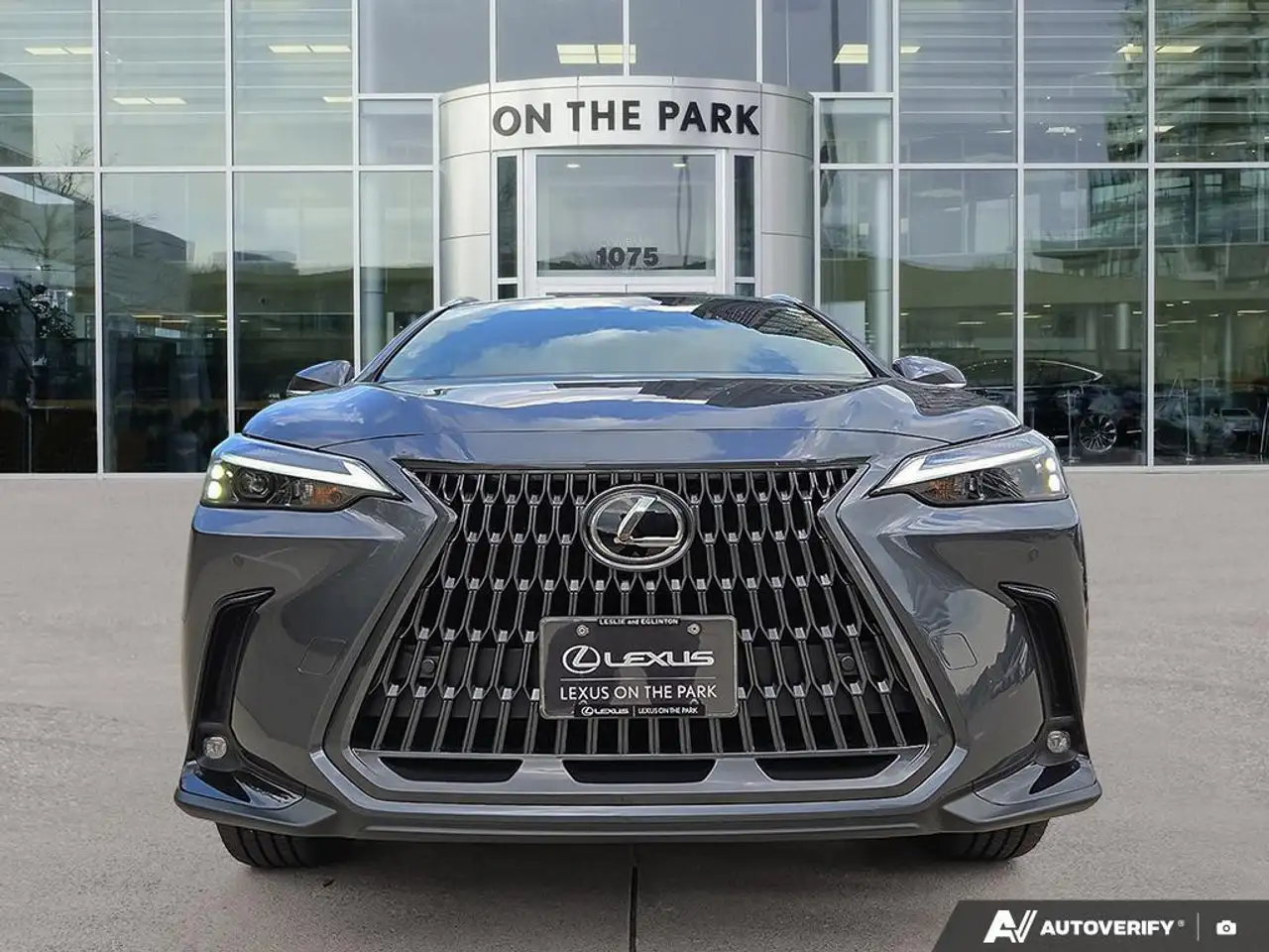 Lexus NX снимка Lexus NX