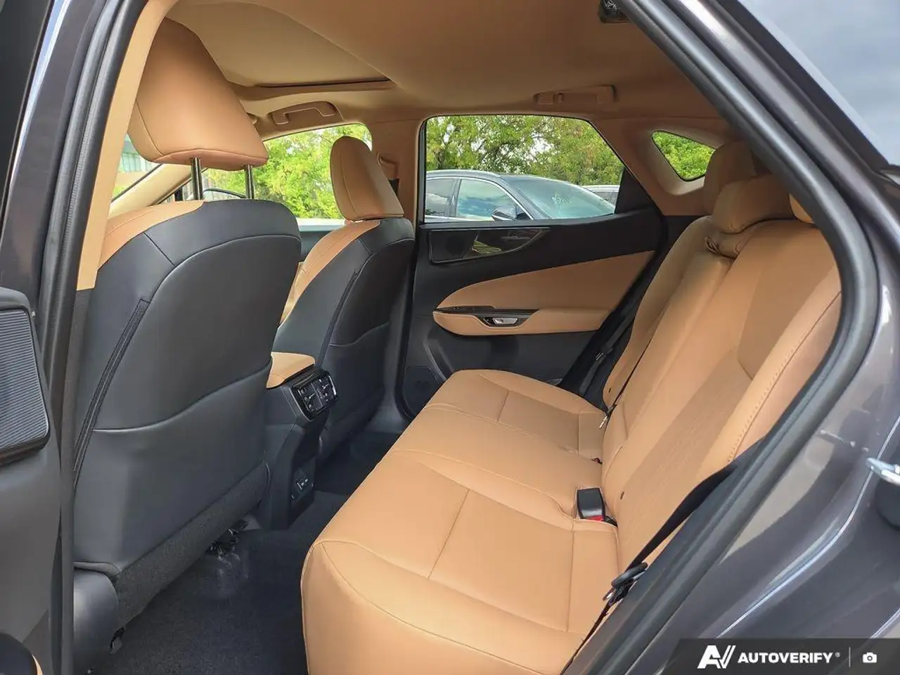 Lexus NX снимка Lexus NX