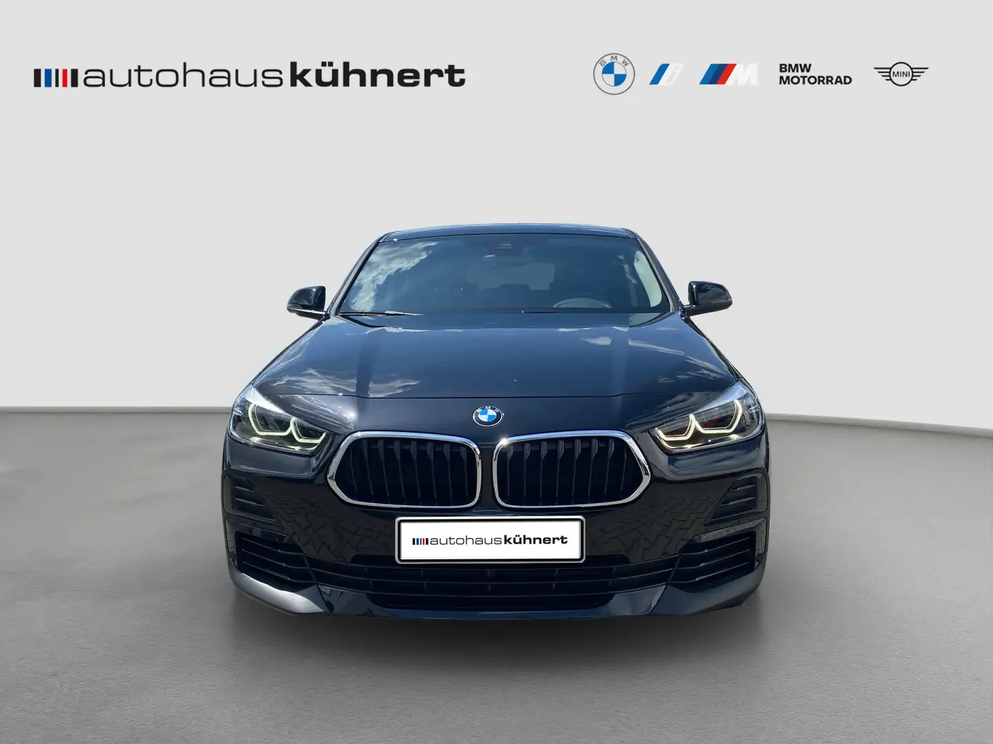 BMW X2 sDrive18d Advantage AHK ParkAss RFK PDC Zwart - 2