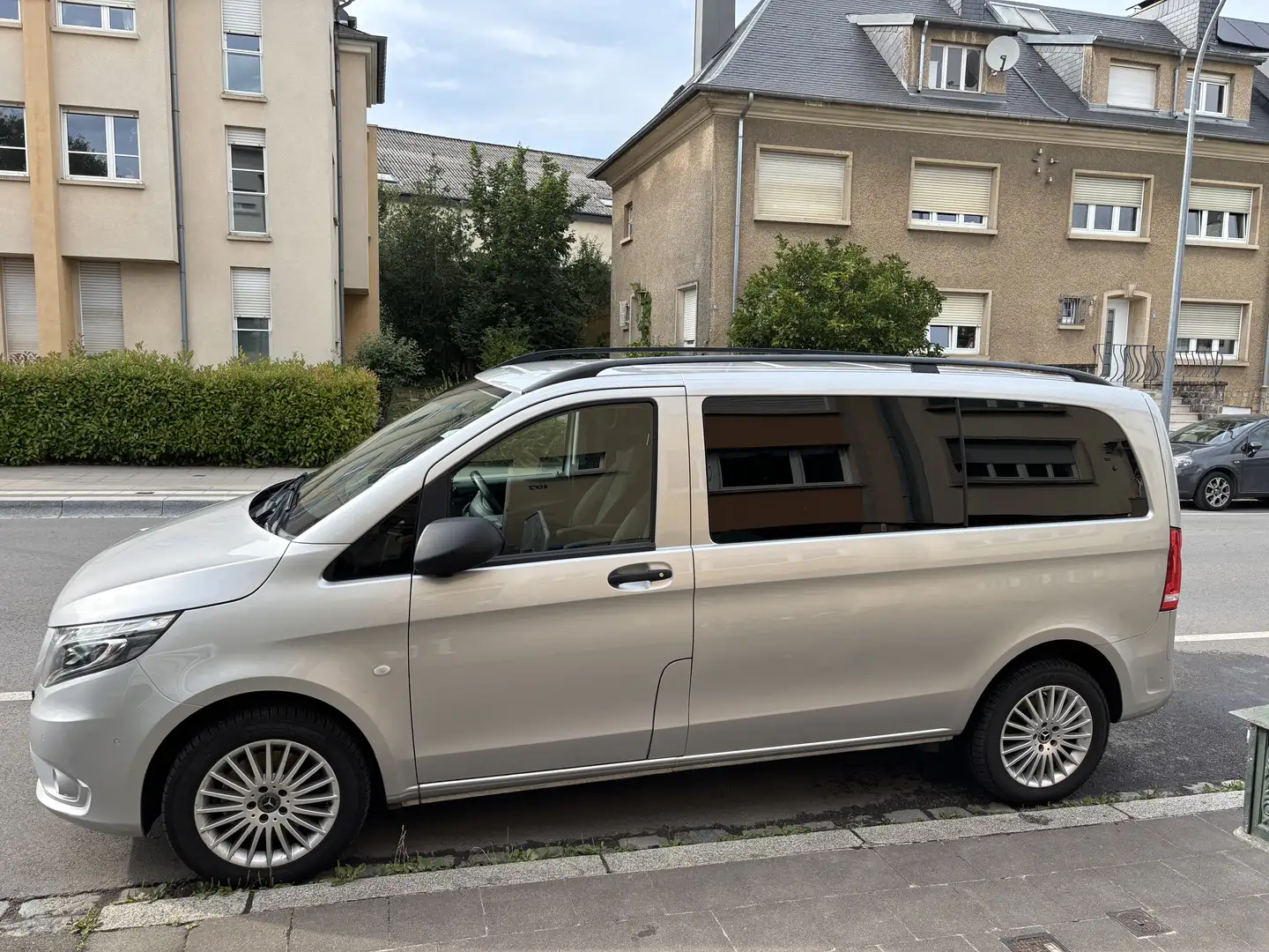 Mercedes-Benz Vito 114/116/119 CDI Edition 4MATIC kompakt (447.701) Gris - 2