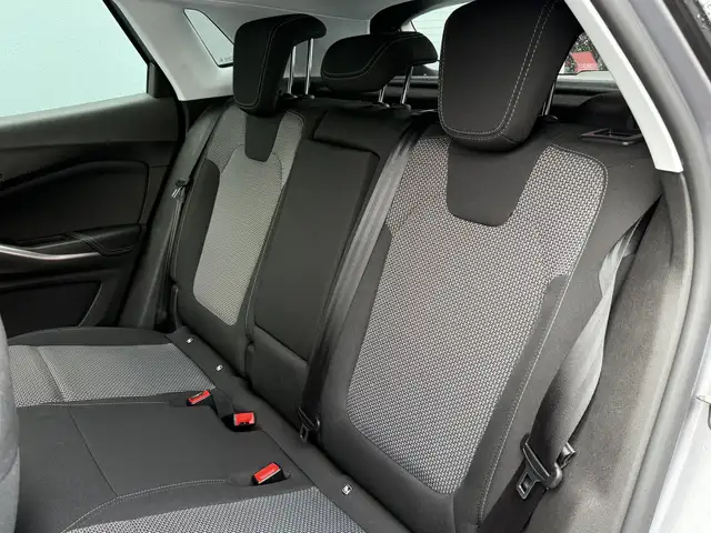 Opel Grandland view 5