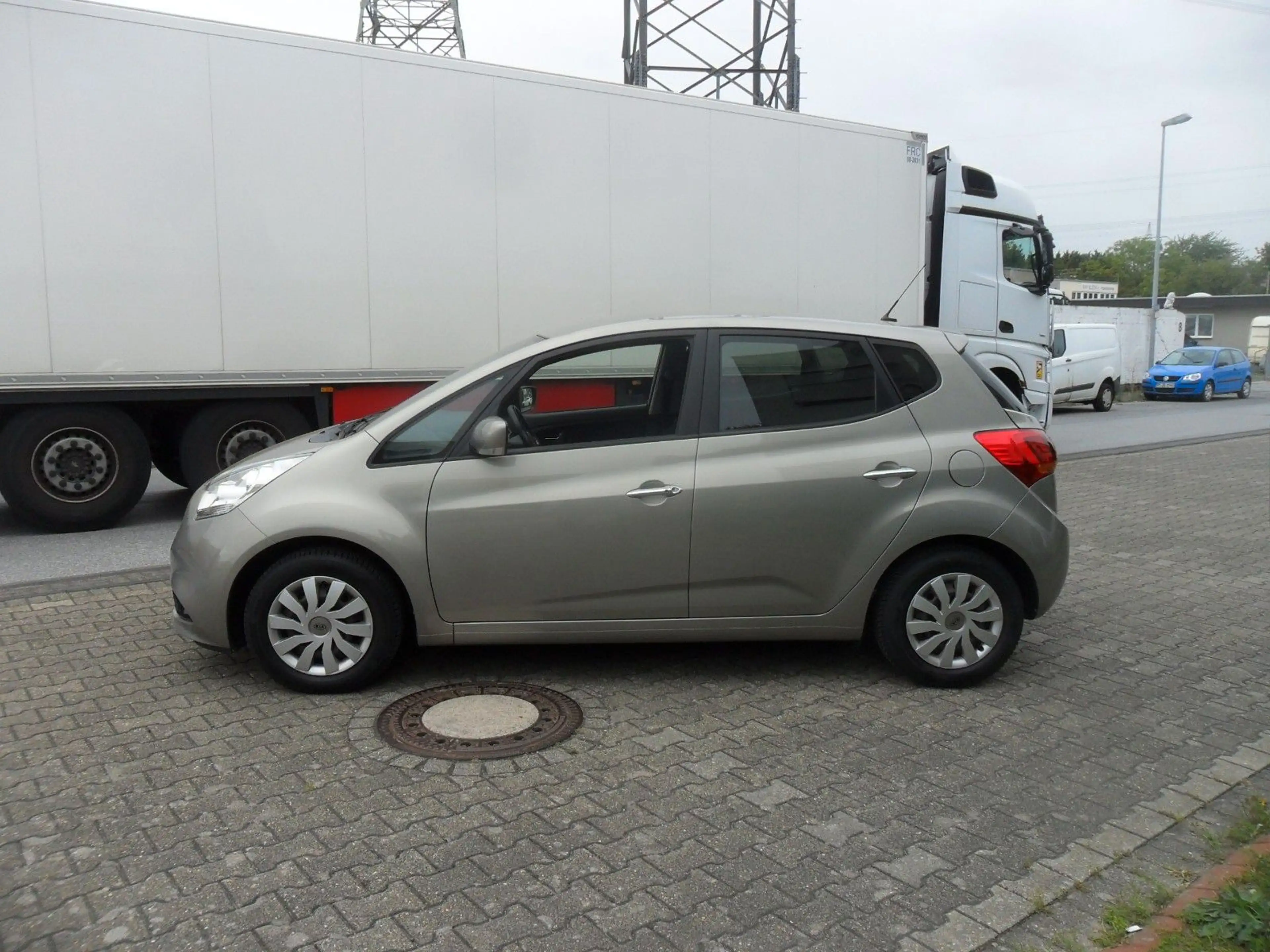 Kia Venga Spirit 1.6*Aut*Klima*Navi*Nur33500Tkm — photo 4