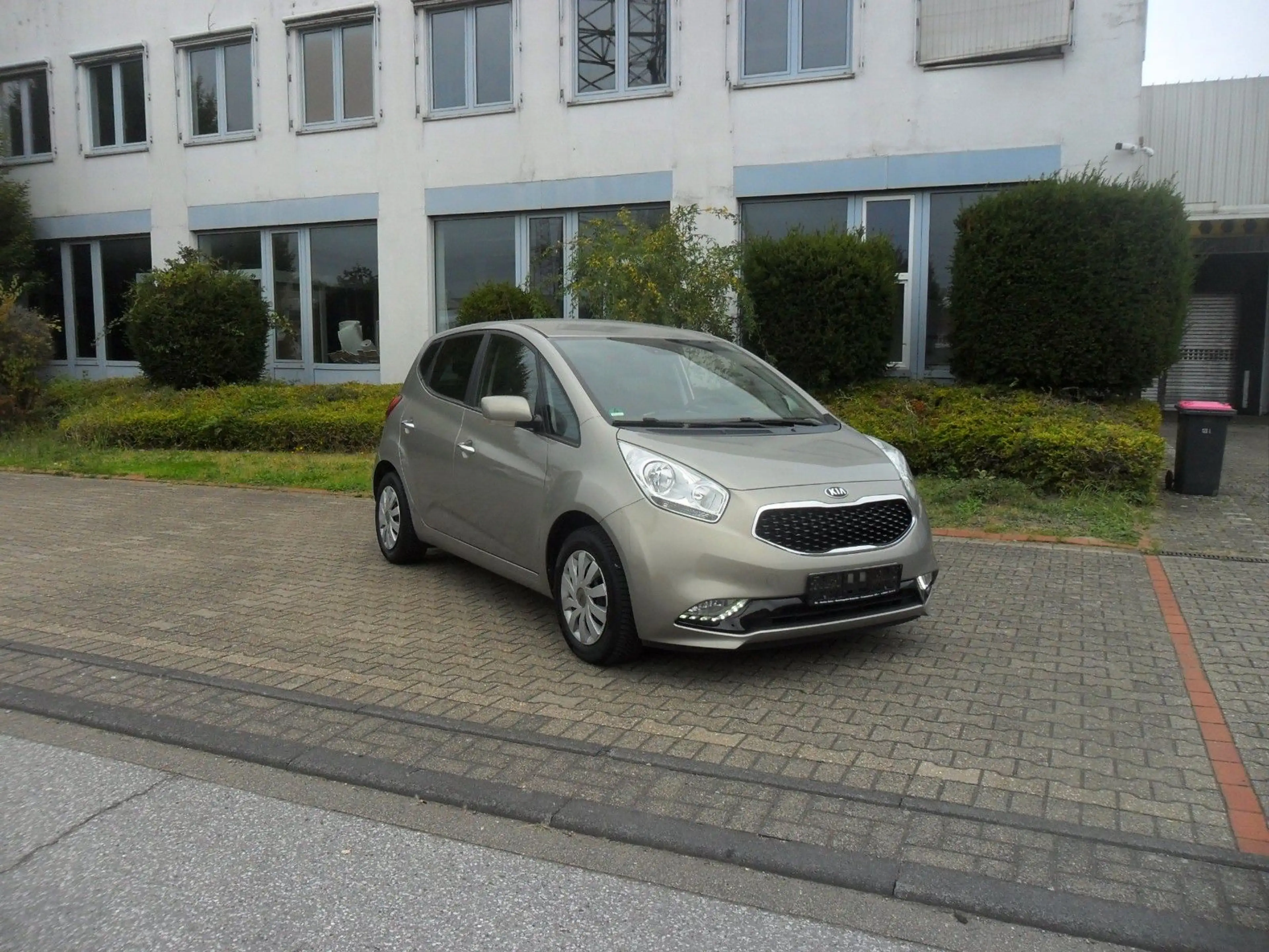 Kia Venga Spirit 1.6*Aut*Klima*Navi*Nur33500Tkm — photo 2