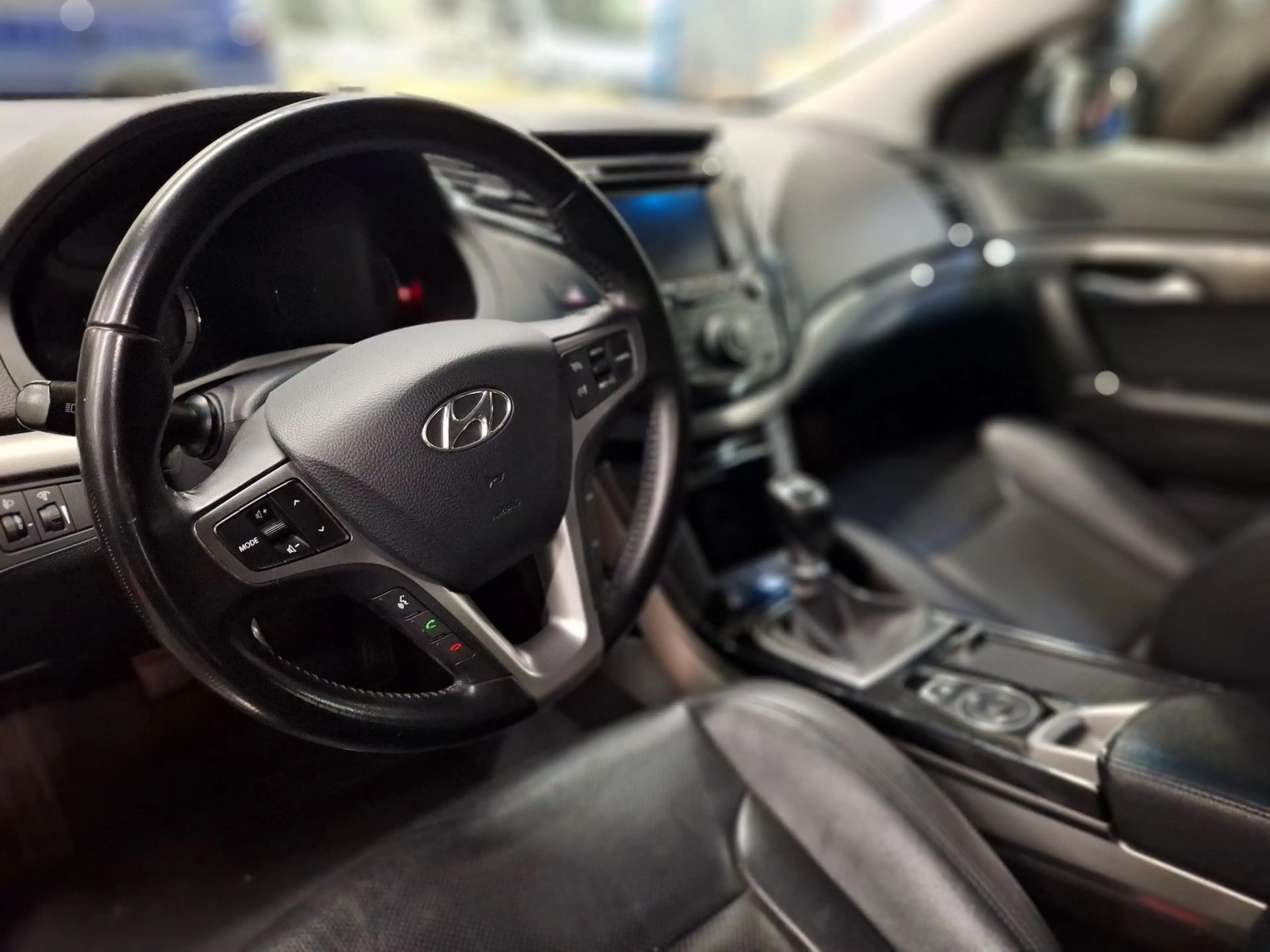 Hyundai i40 *1,6*LEDER*NAVI*EXTRAS*TOP*INSP NEU*1.HAND! — photo 2