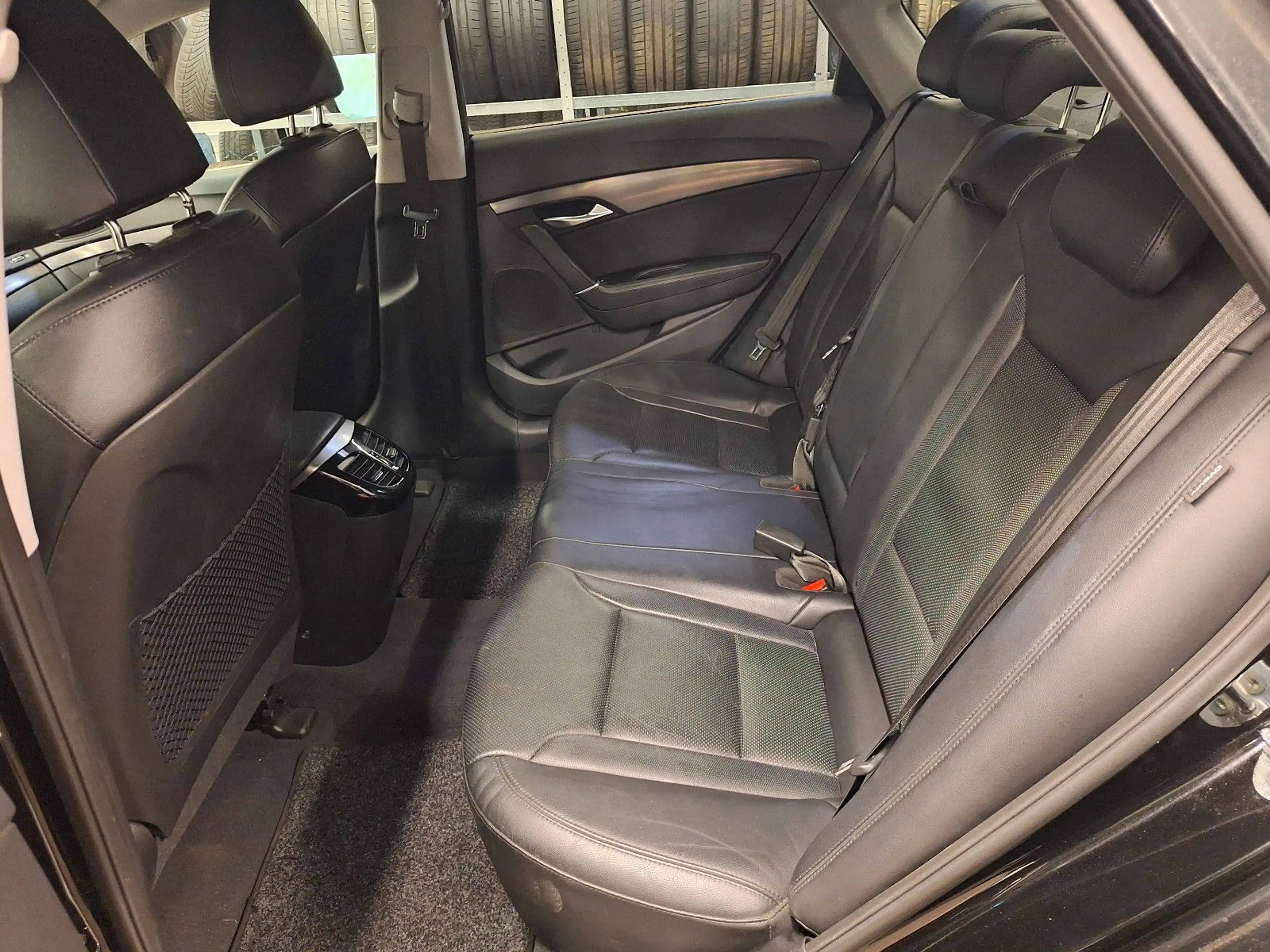Hyundai i40 *1,6*LEDER*NAVI*EXTRAS*TOP*INSP NEU*1.HAND! — photo 8