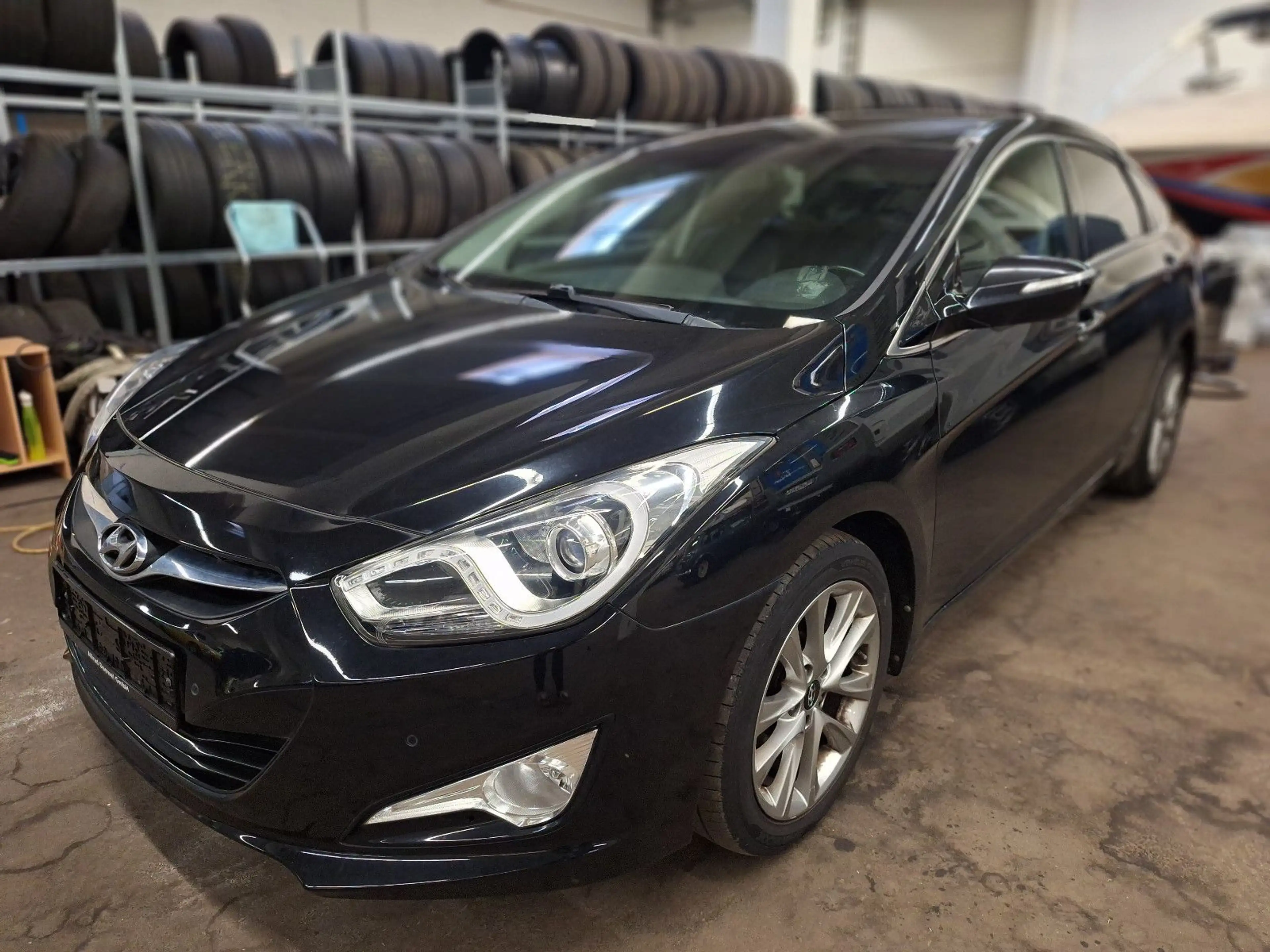 Hyundai i40 *1,6*LEDER*NAVI*EXTRAS*TOP*INSP NEU*1.HAND! — photo 3