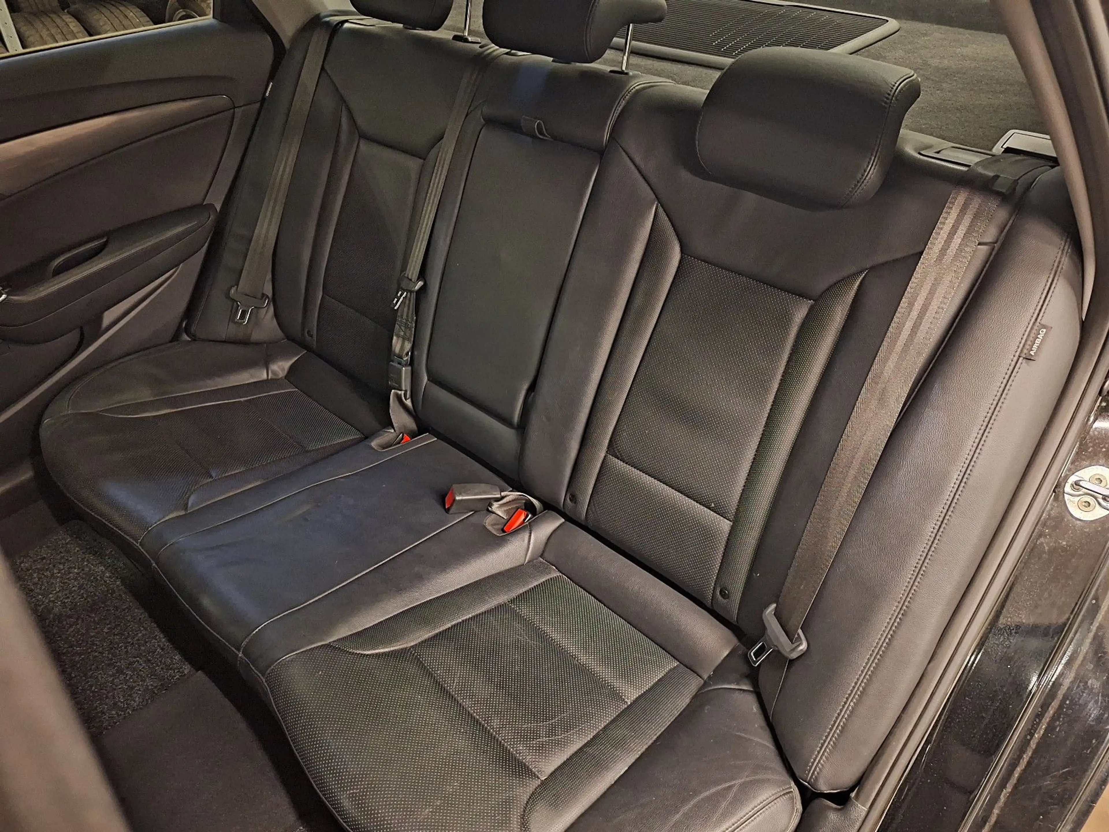 Hyundai i40 *1,6*LEDER*NAVI*EXTRAS*TOP*INSP NEU*1.HAND! — photo 10
