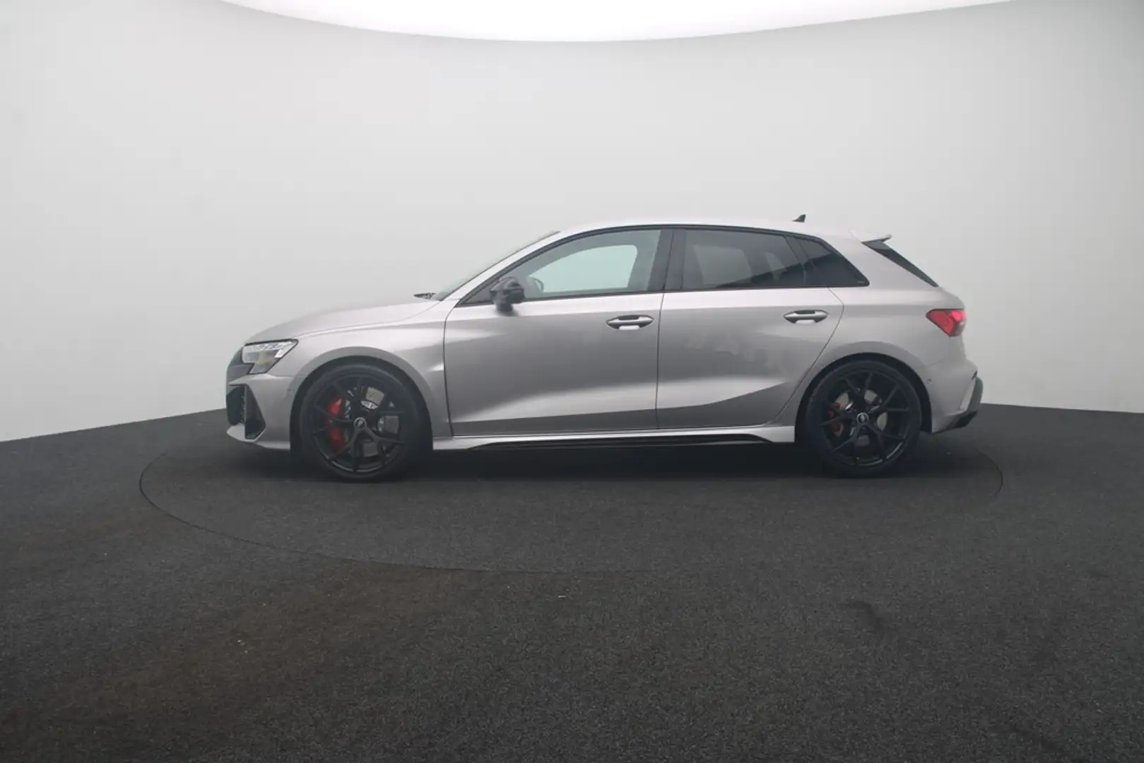 Audi RS3 Sportback 2.5 TFSI quattro . LED Navi ACC Silber - 2