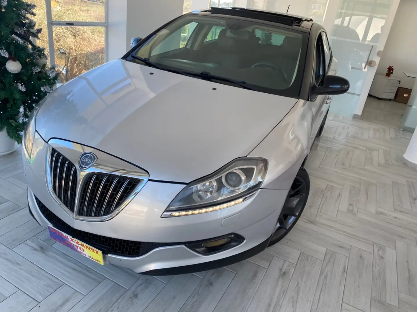 Lancia Delta 1.9 MJT Twinturbo DPF Executive Grigio - 1