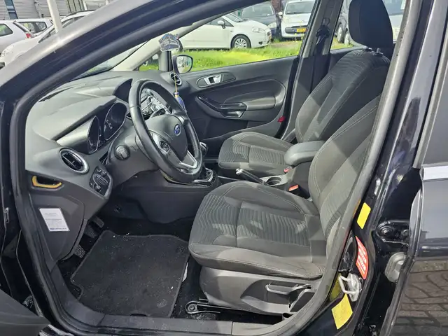Ford Fiesta view 5